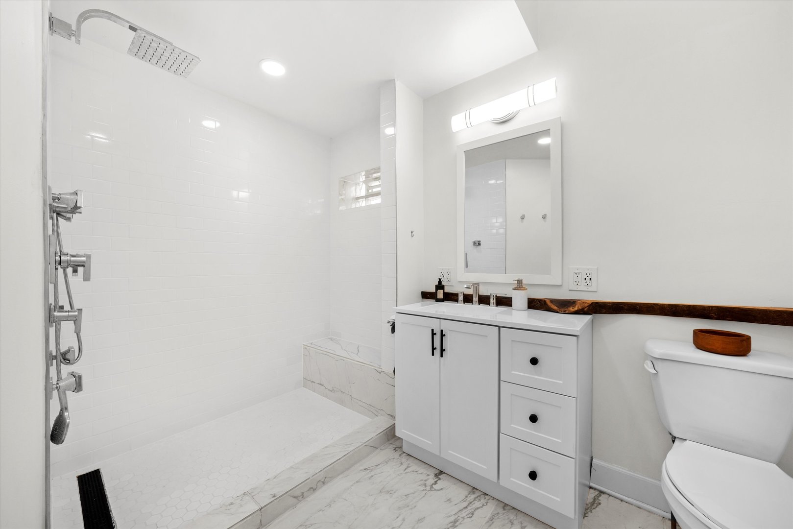 2642 N California Avenue Unit: 1