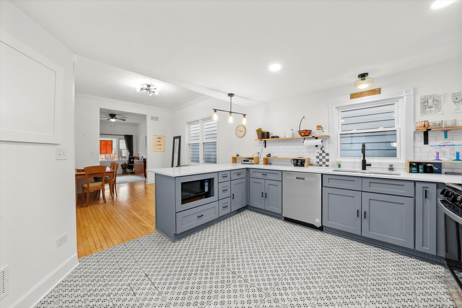 2642 N California Avenue Unit: 1