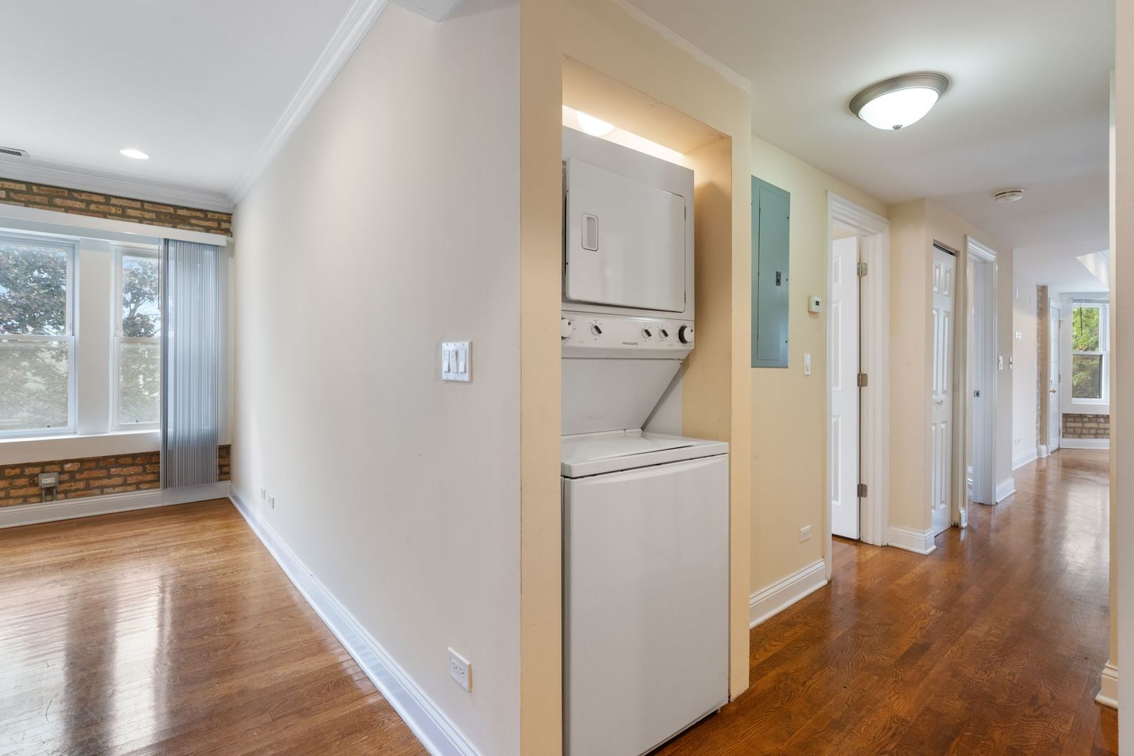 6501 N MOZART Avenue Unit: 3S