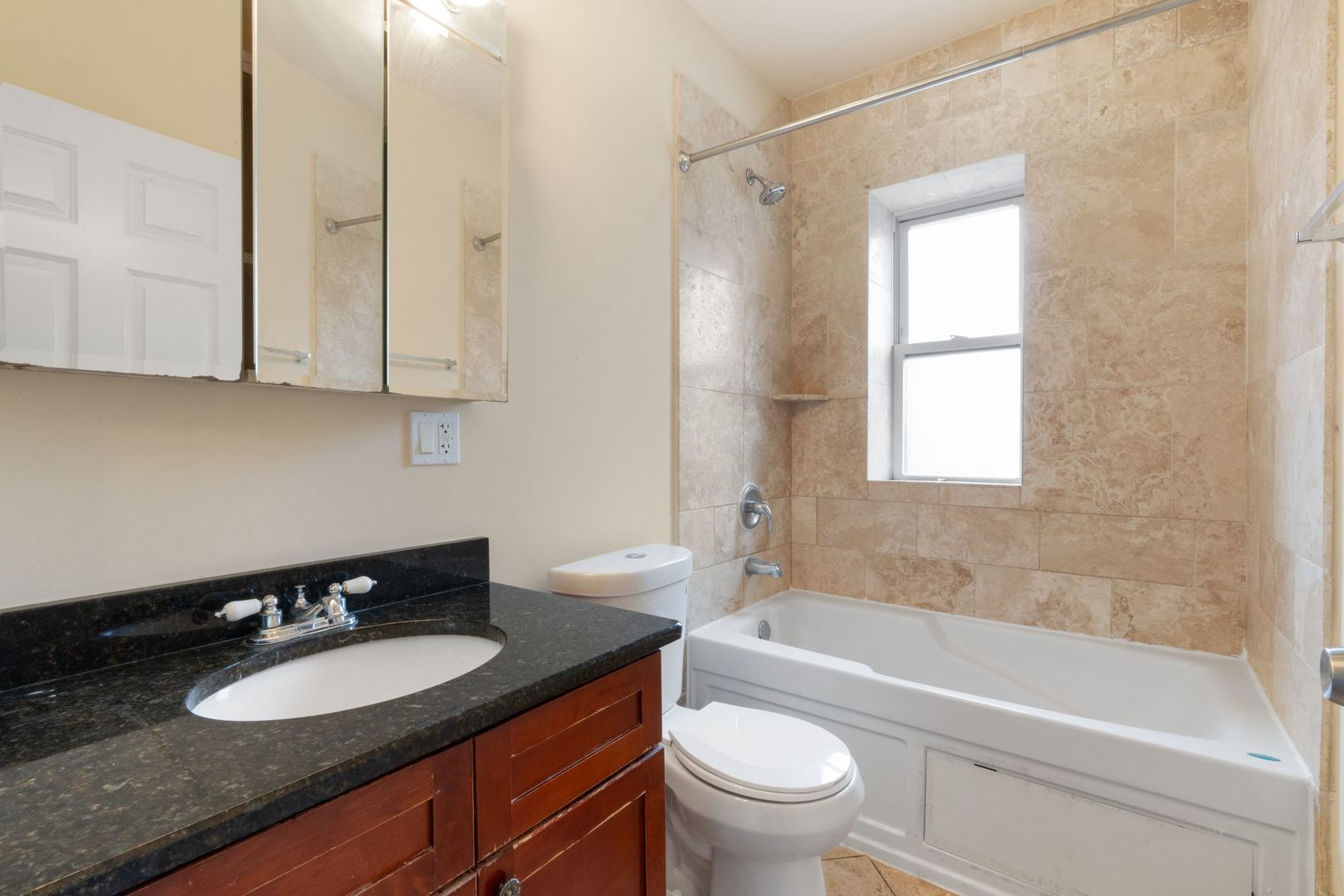 6501 N MOZART Avenue Unit: 3S