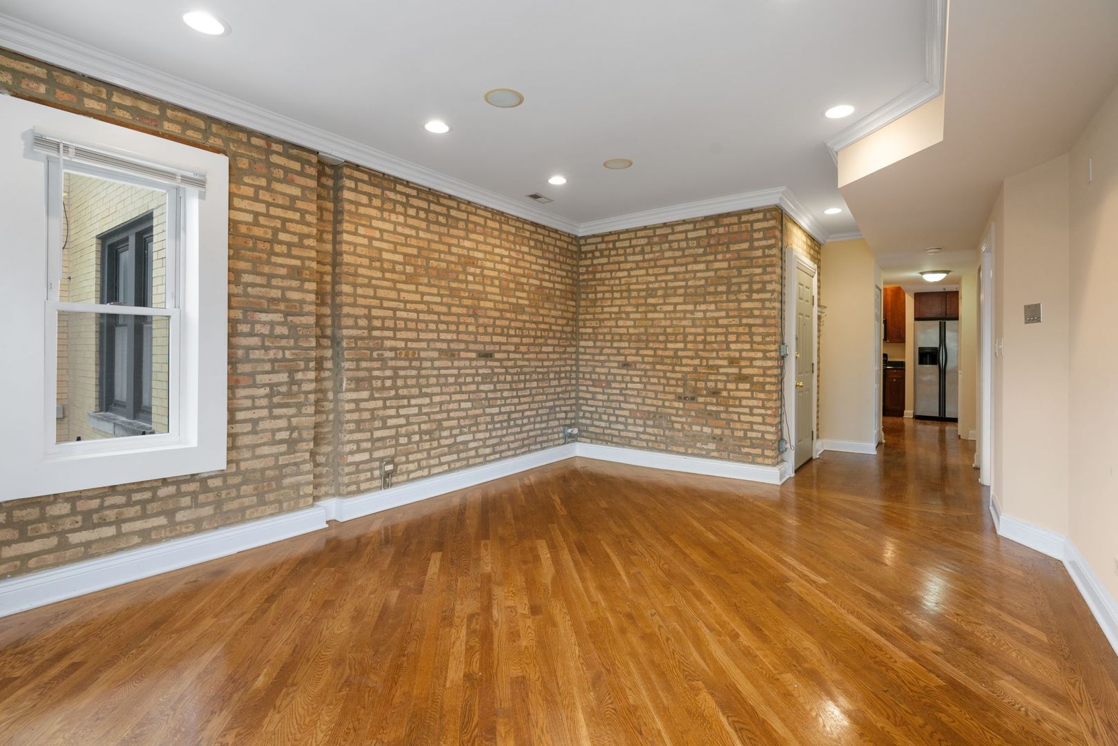 6501 N MOZART Avenue Unit: 3S