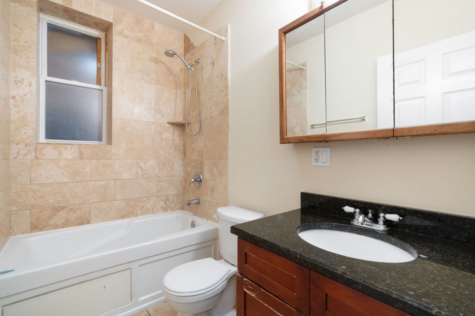 6501 N MOZART Avenue Unit: 3S