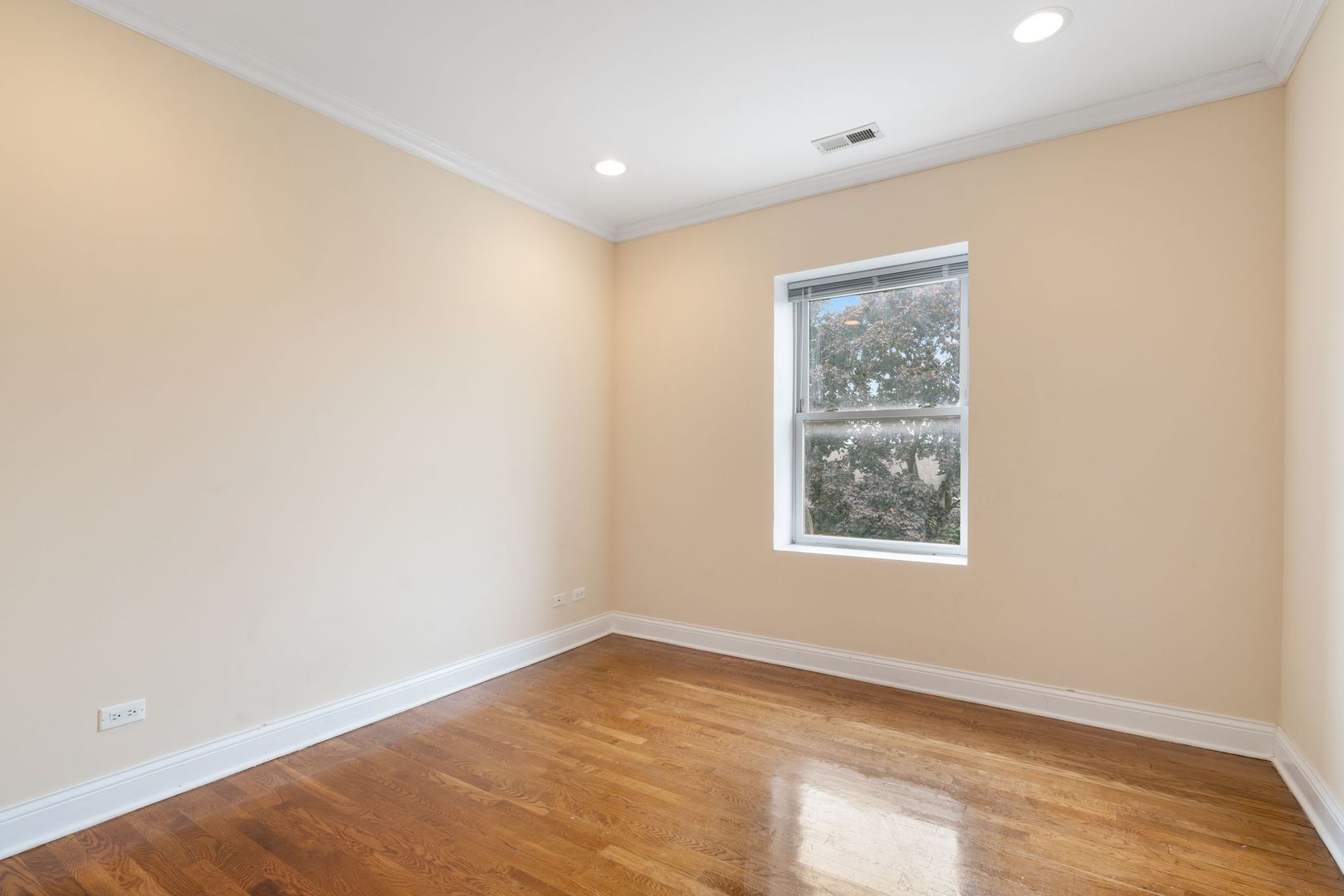 6501 N MOZART Avenue Unit: 3S