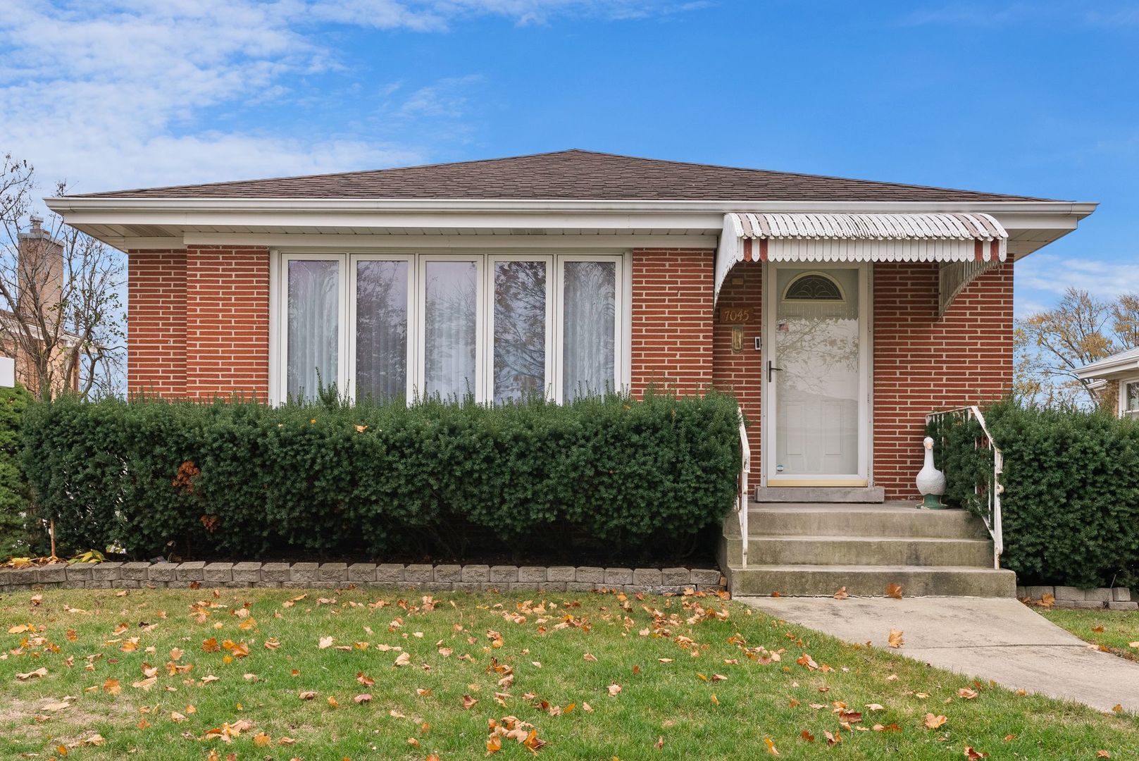 7045 W Kedzie Street