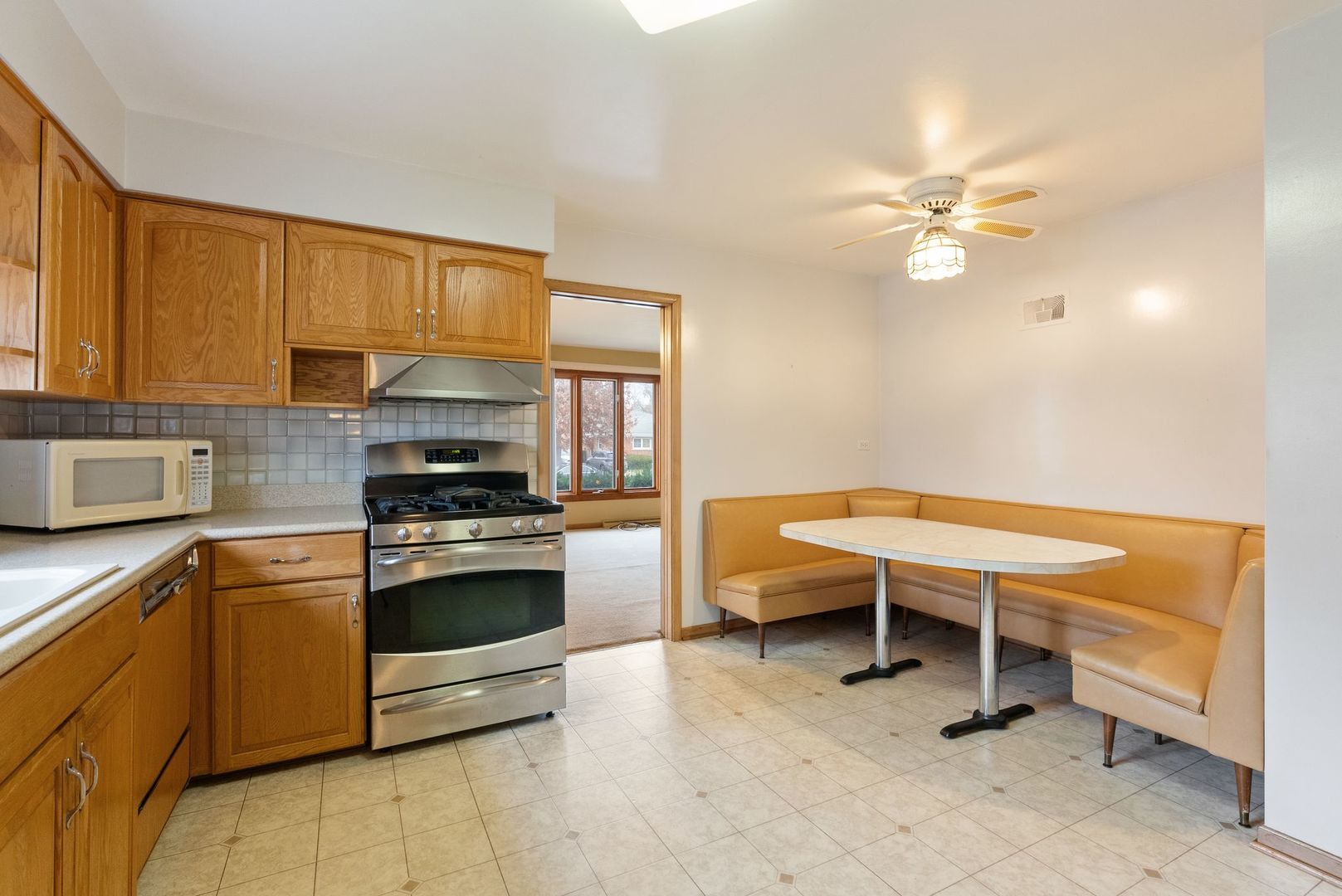 7045 W Kedzie Street