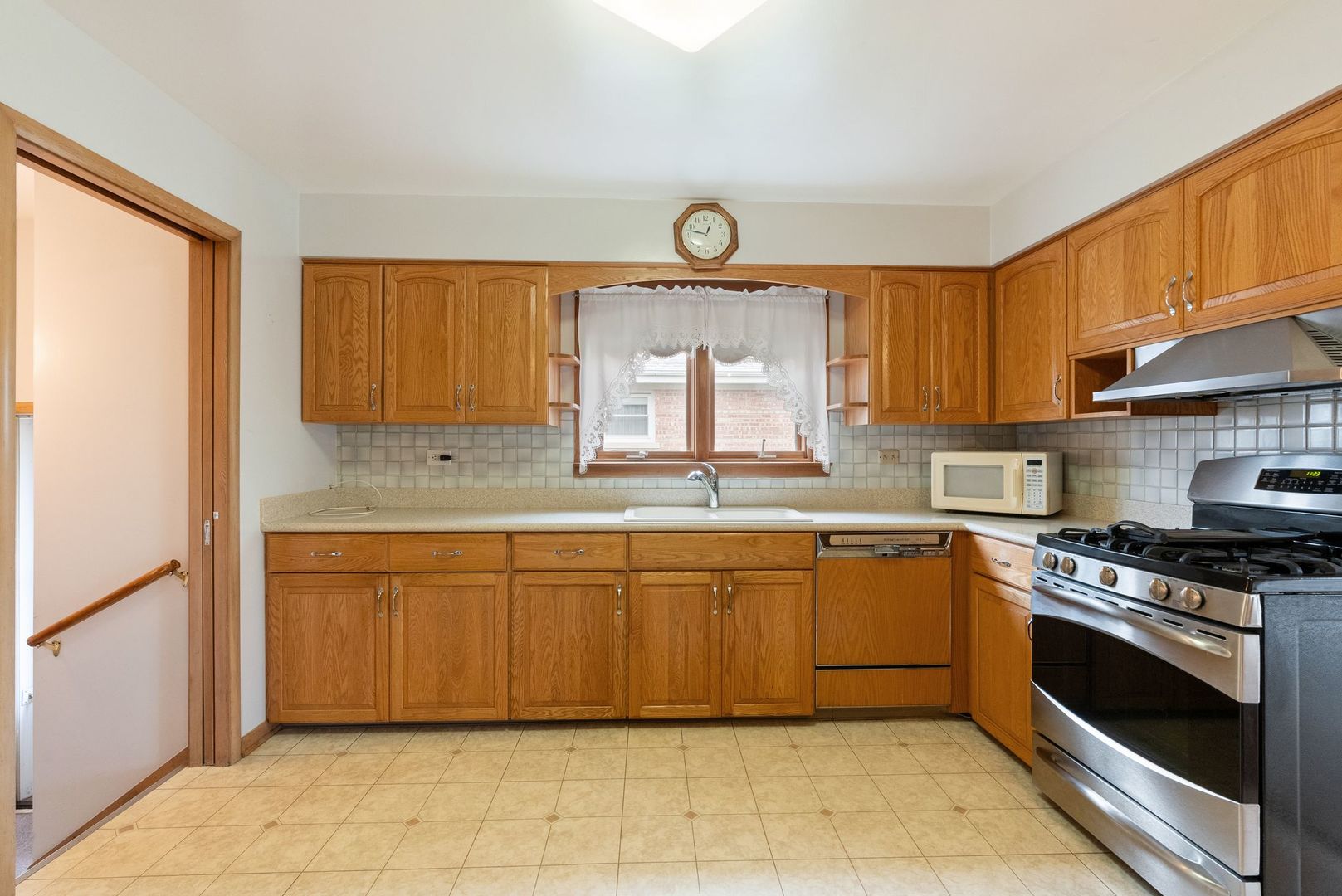 7045 W Kedzie Street