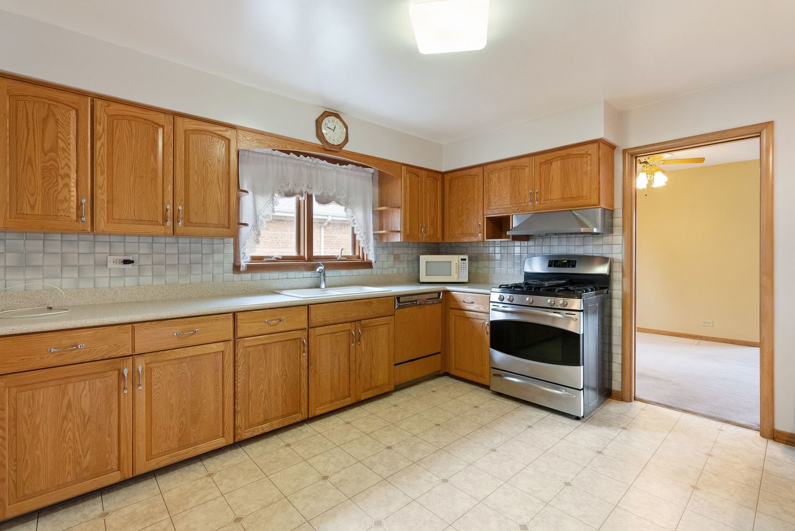 7045 W Kedzie Street