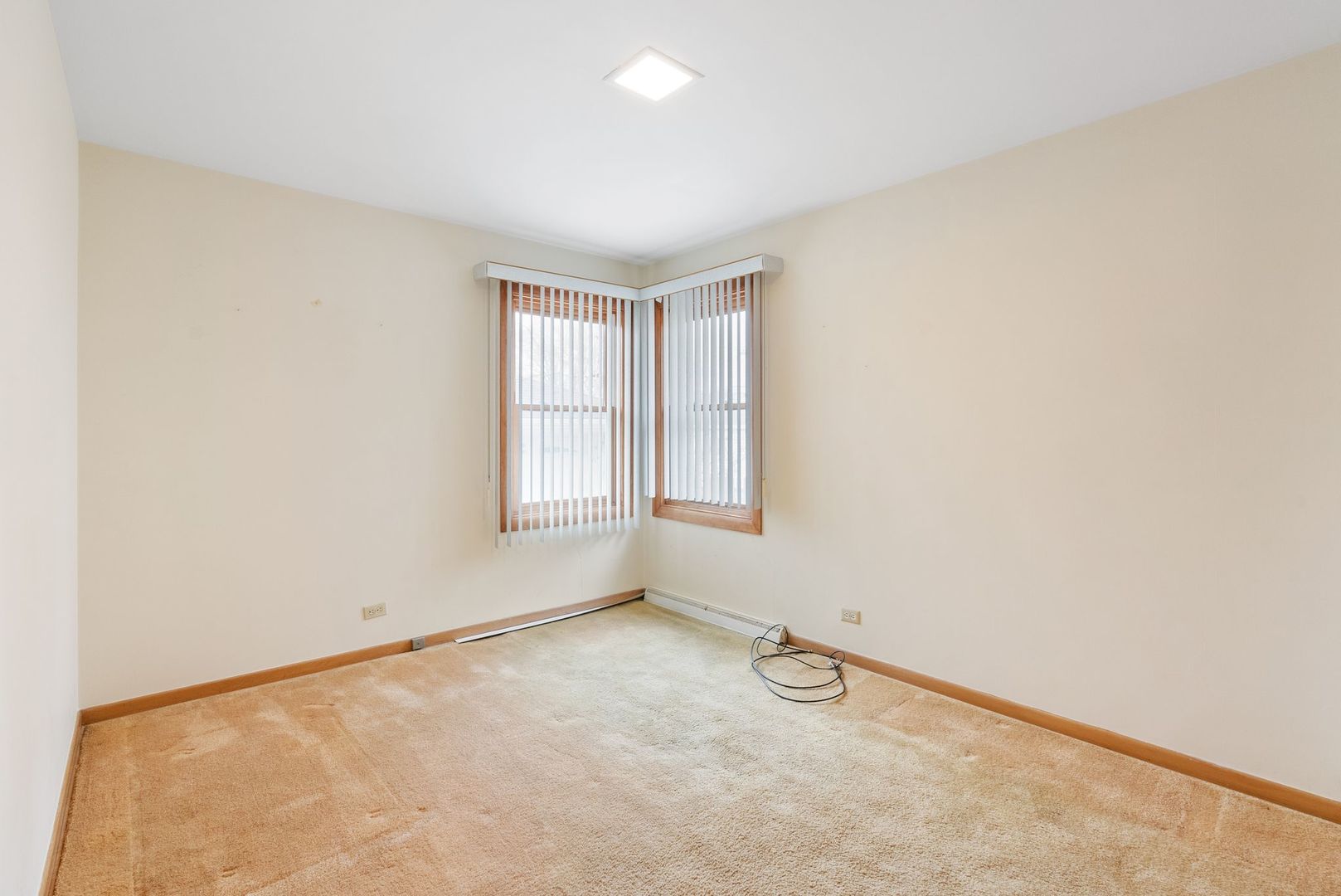 7045 W Kedzie Street