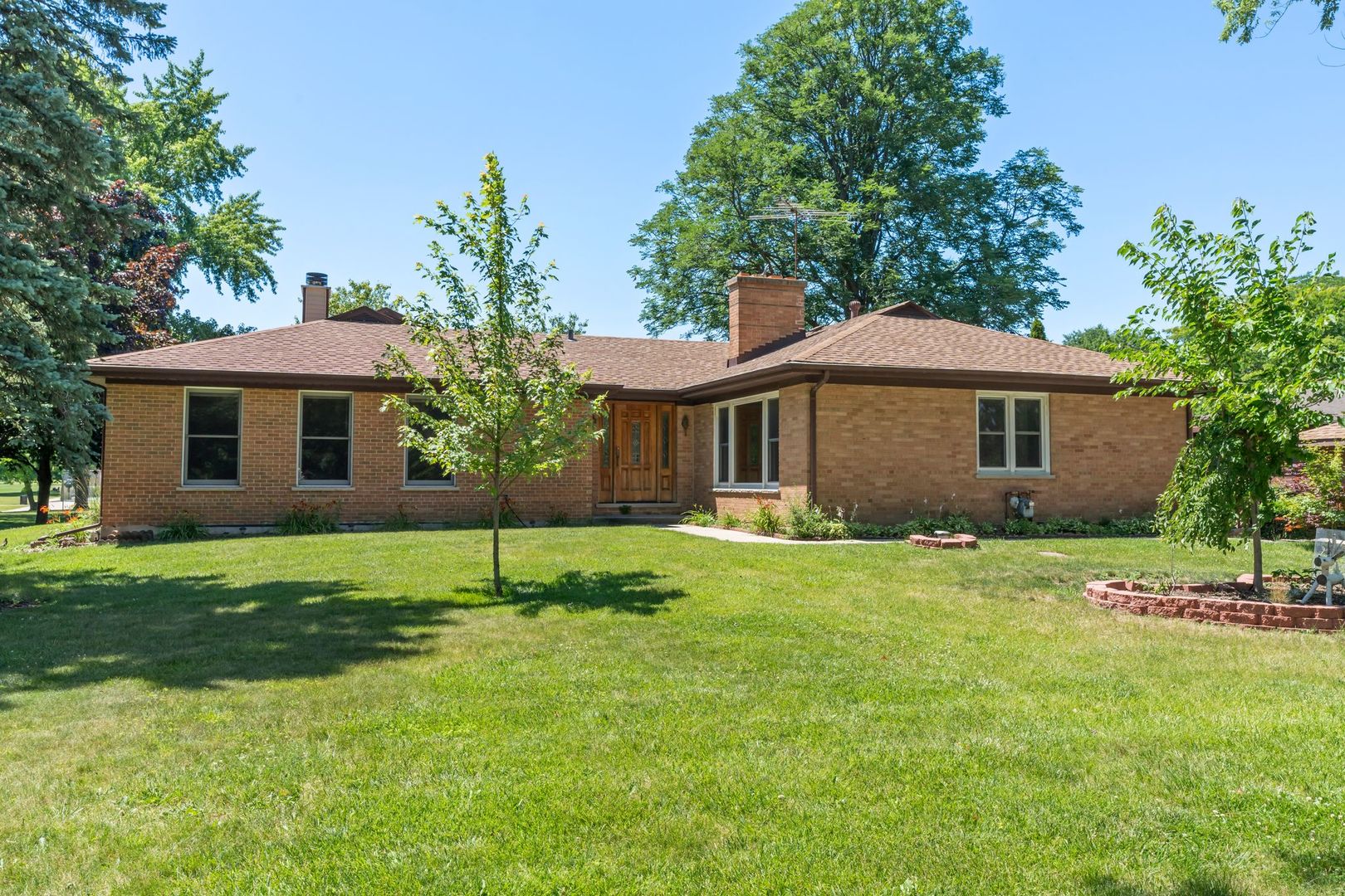 2320 W White Oak Street