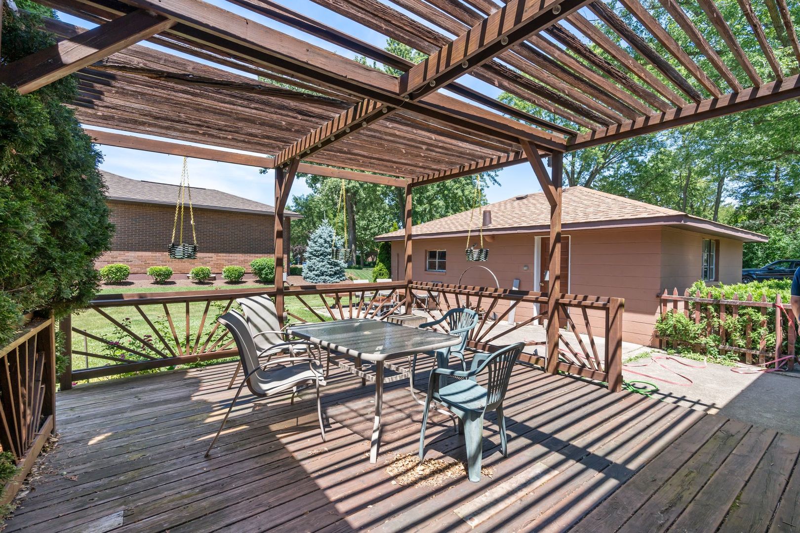 2320 W White Oak Street