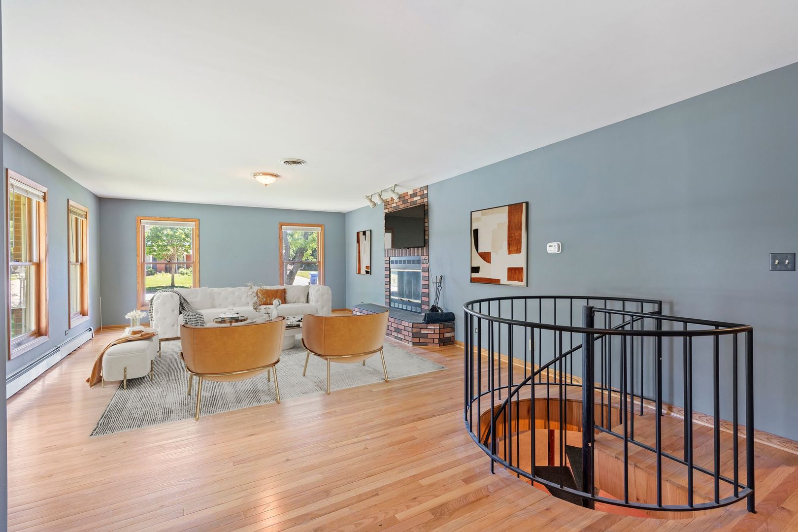 2320 W White Oak Street