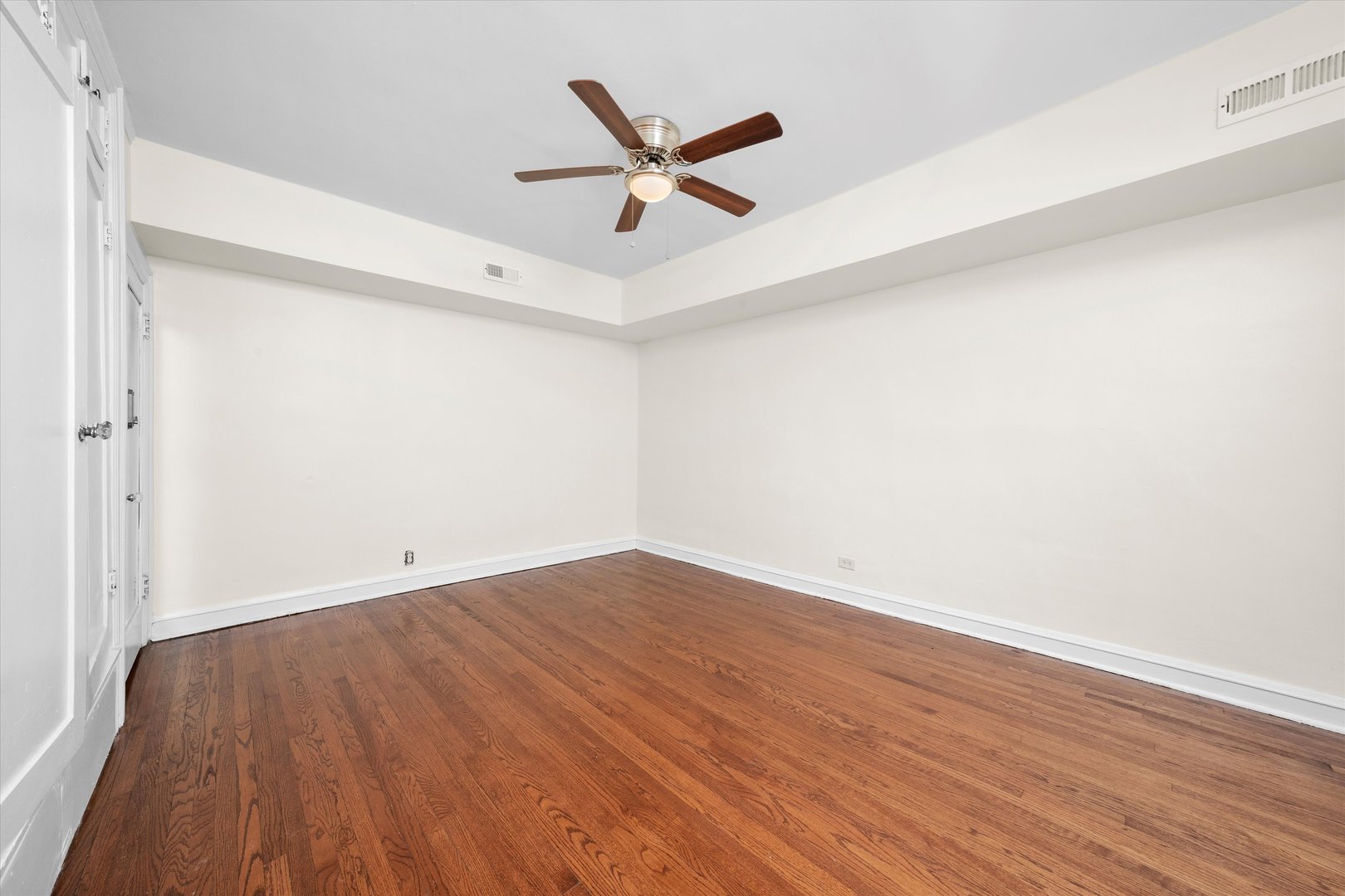5800 W Adams Street Unit: 2E