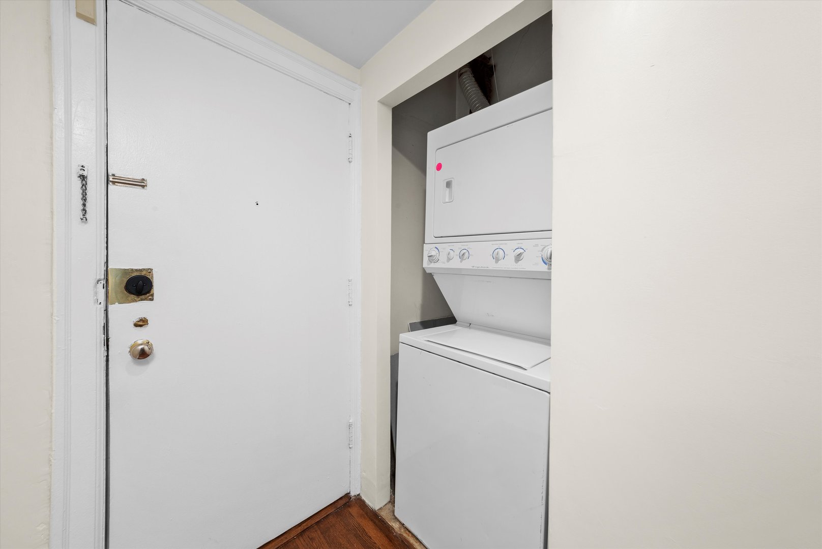 5800 W Adams Street Unit: 2E