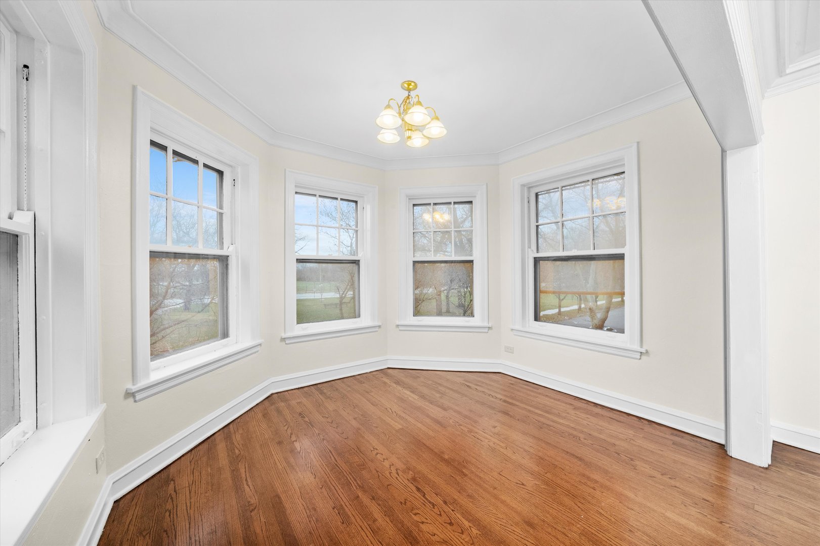 5800 W Adams Street Unit: 2E