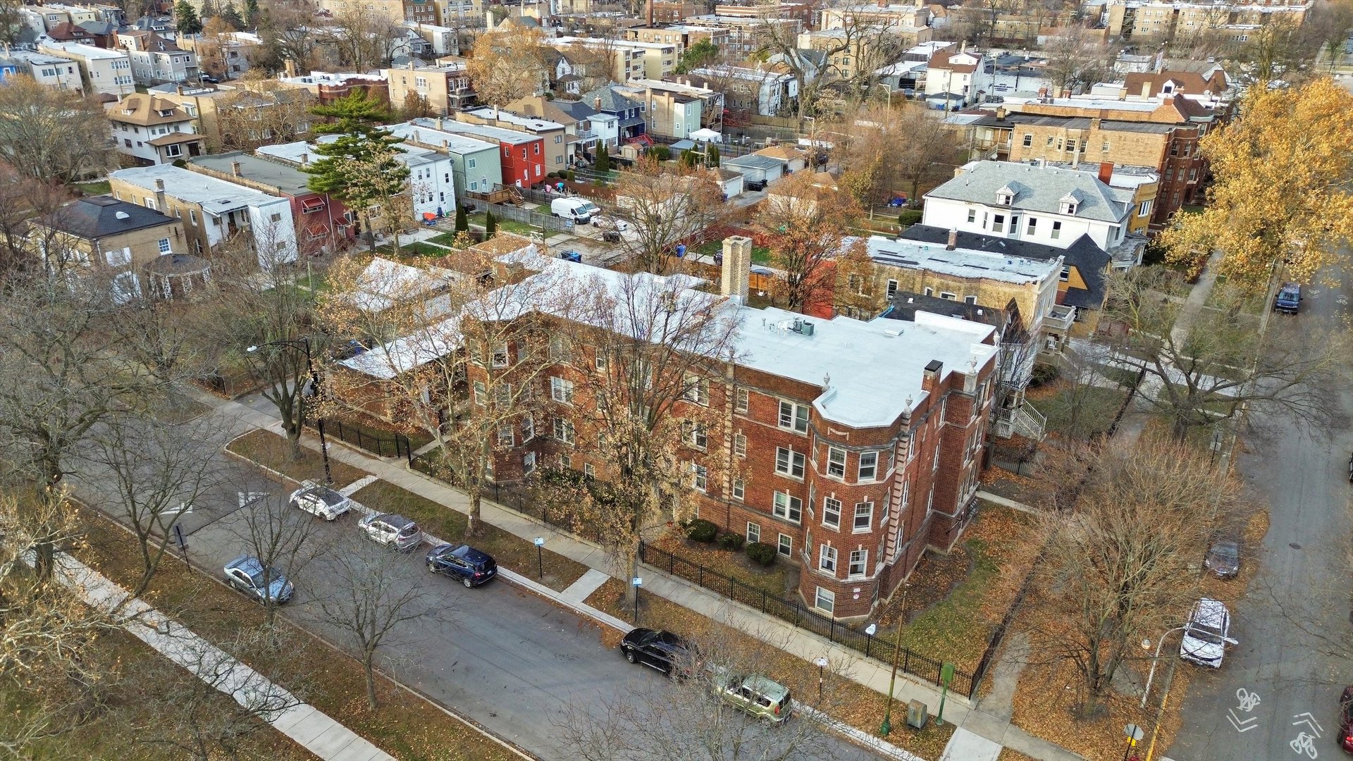 5800 W Adams Street Unit: 2E