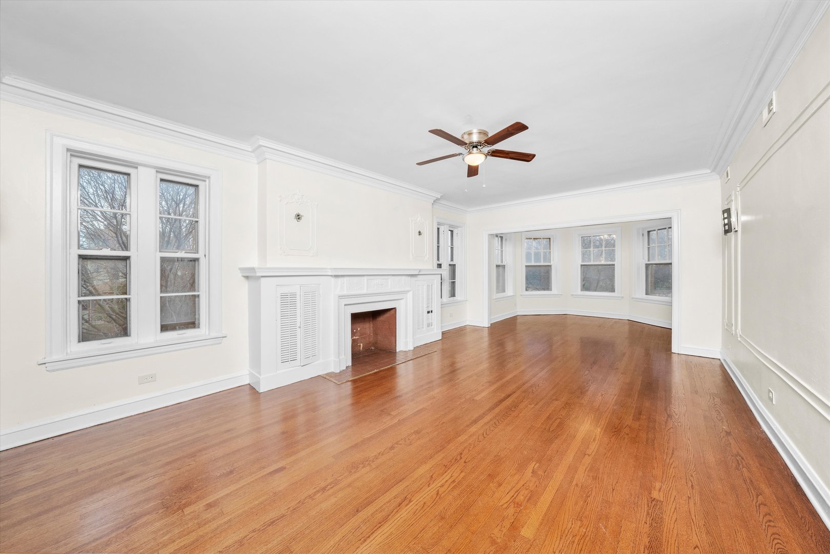 5800 W Adams Street Unit: 2E