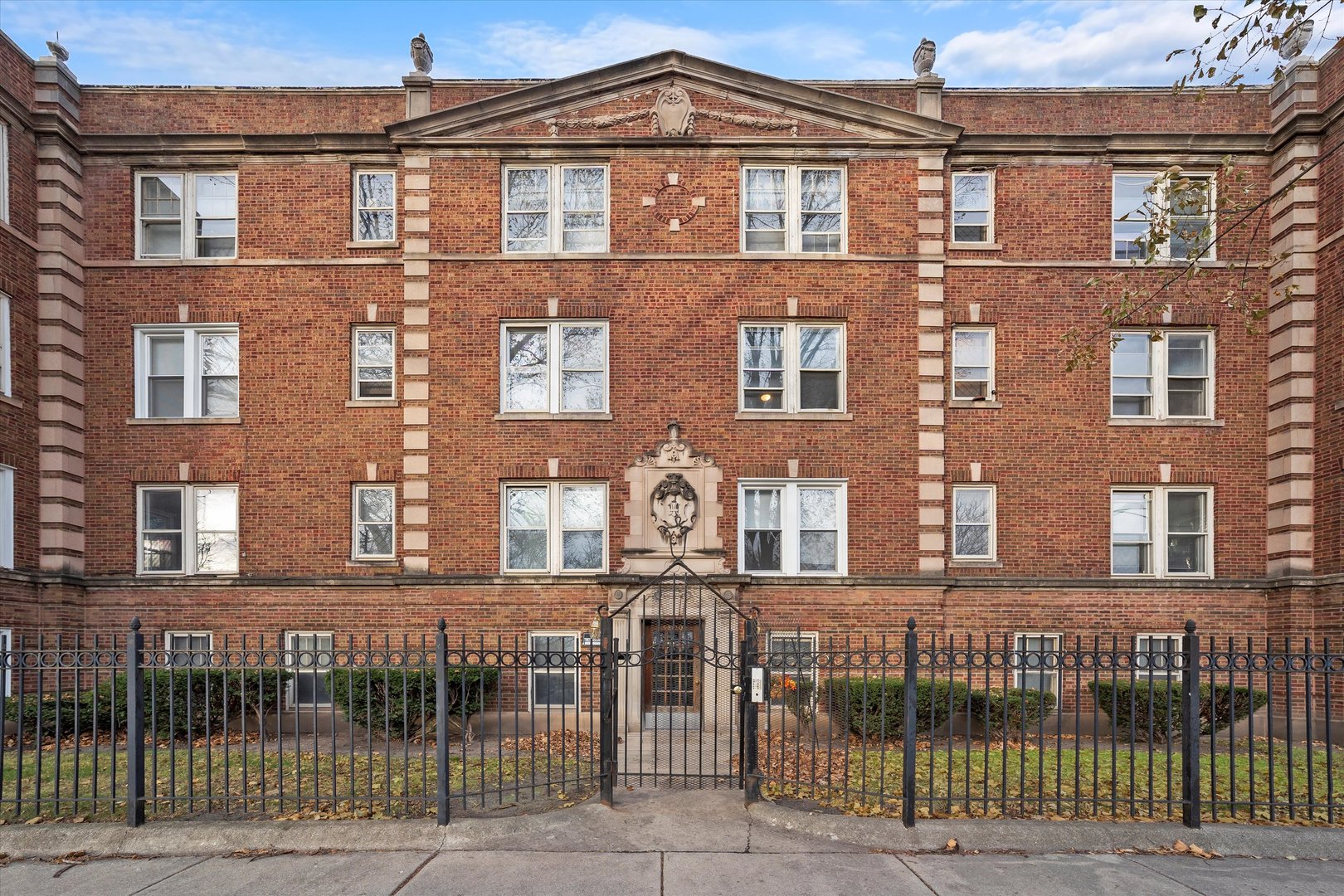 5800 W Adams Street Unit: 2E