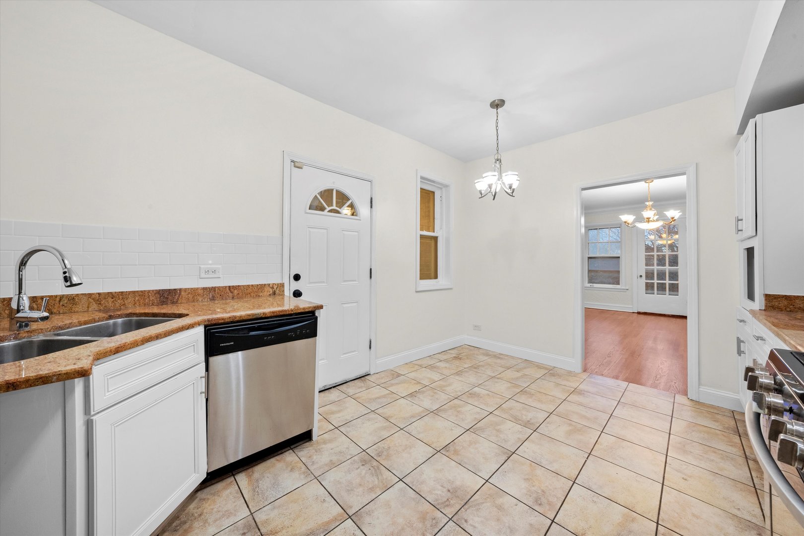 5800 W Adams Street Unit: 2E