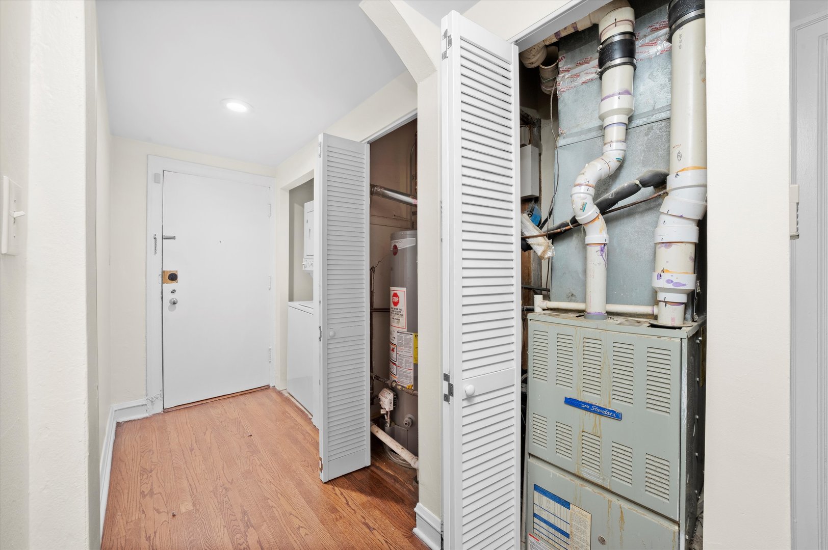 5800 W Adams Street Unit: 2E