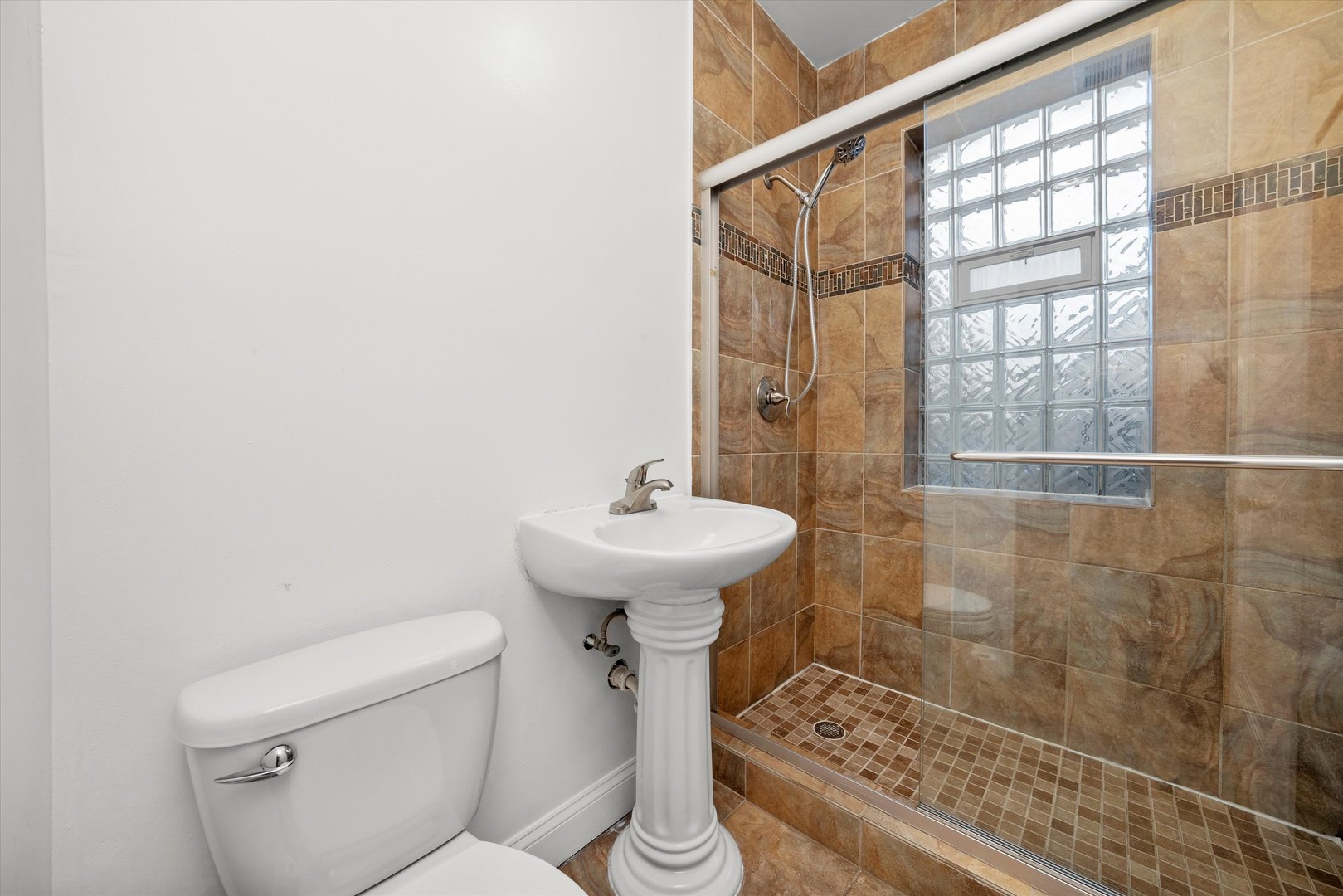 5800 W Adams Street Unit: 2E