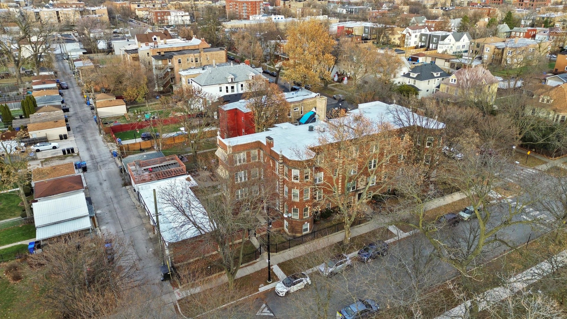 5800 W Adams Street Unit: 2E