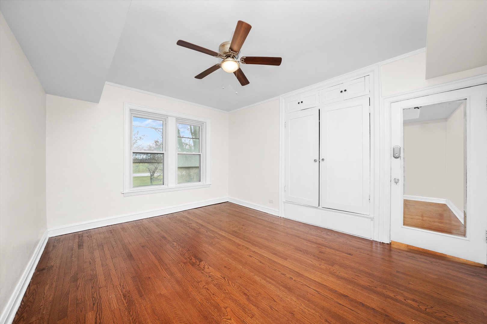 5800 W Adams Street Unit: 2E
