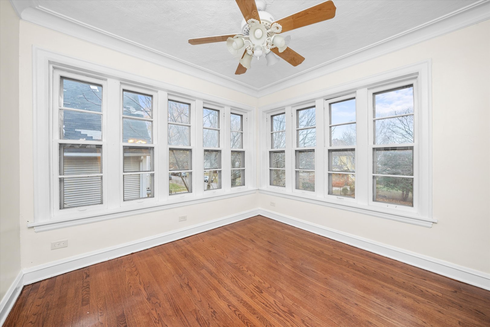 5800 W Adams Street Unit: 2E