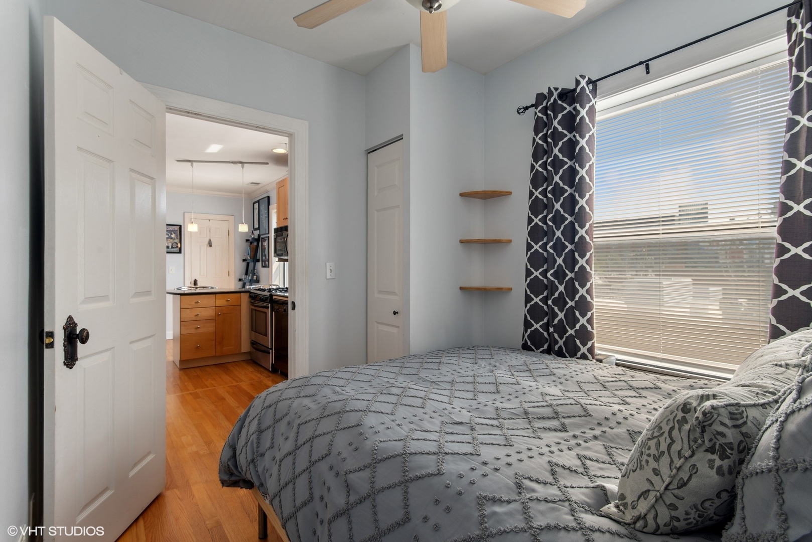1137 W Grace Street Unit: 3W
