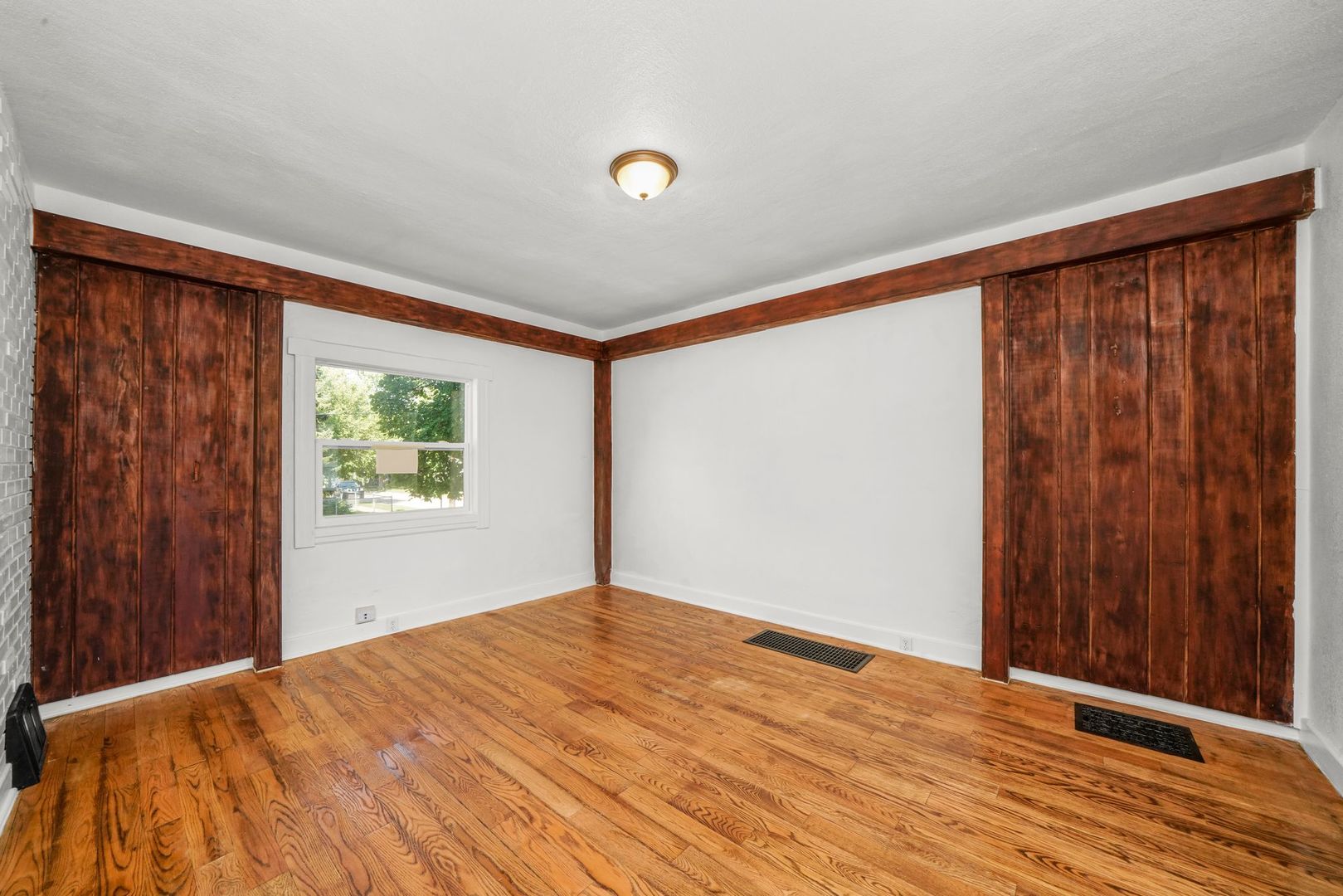 725 N Poplar Street