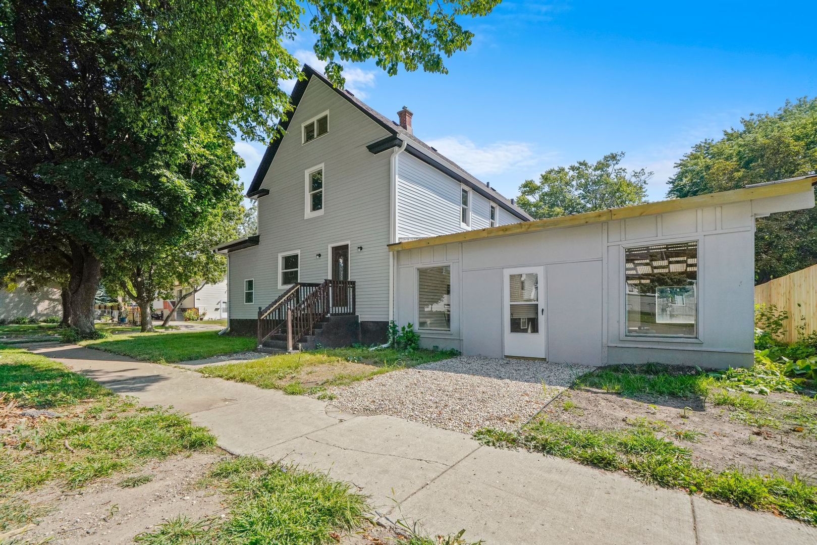 725 N Poplar Street