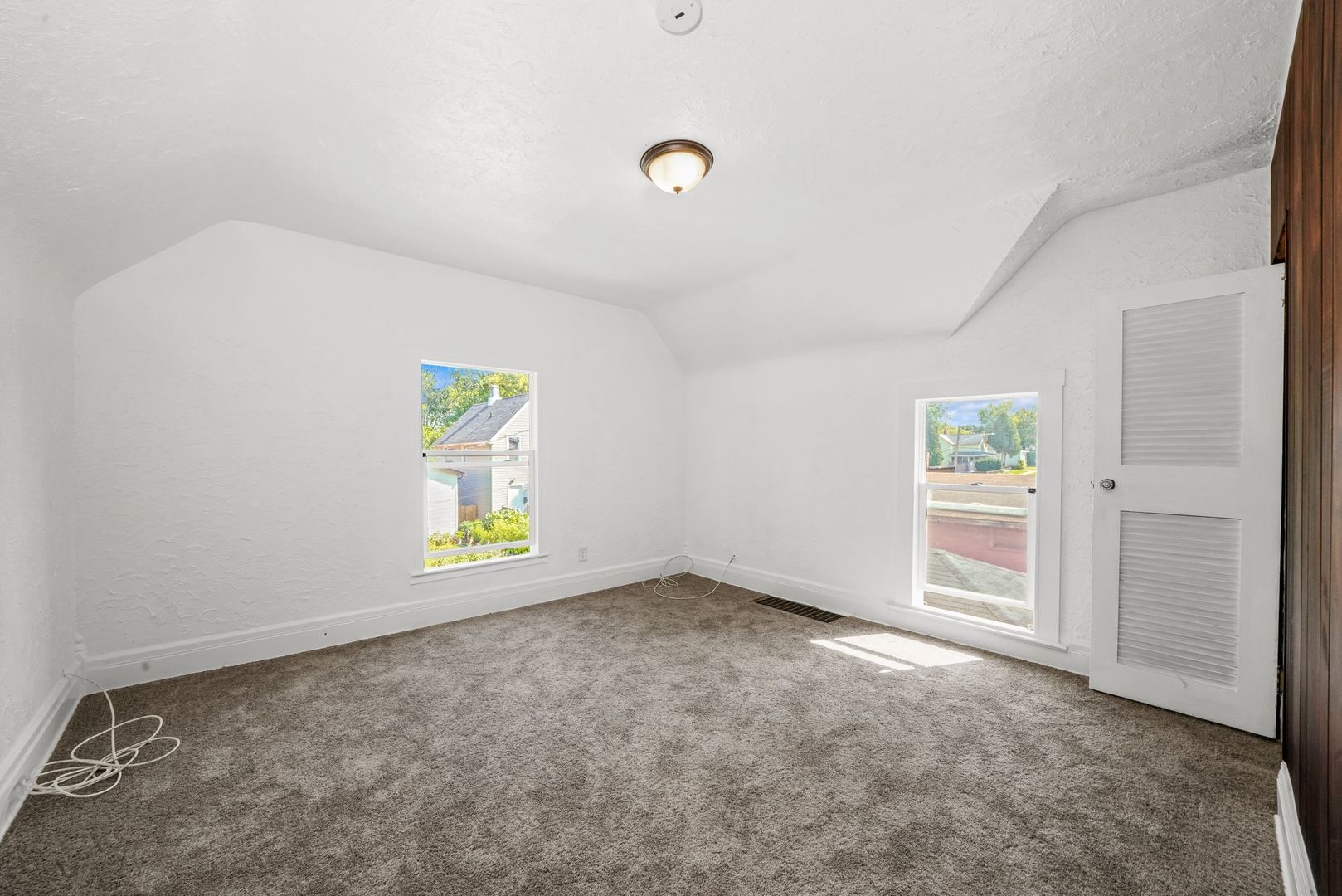 725 N Poplar Street