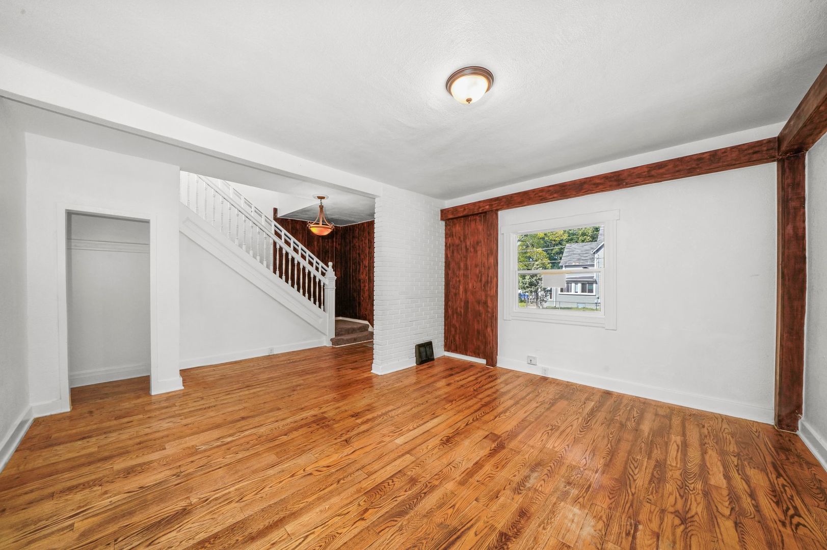 725 N Poplar Street