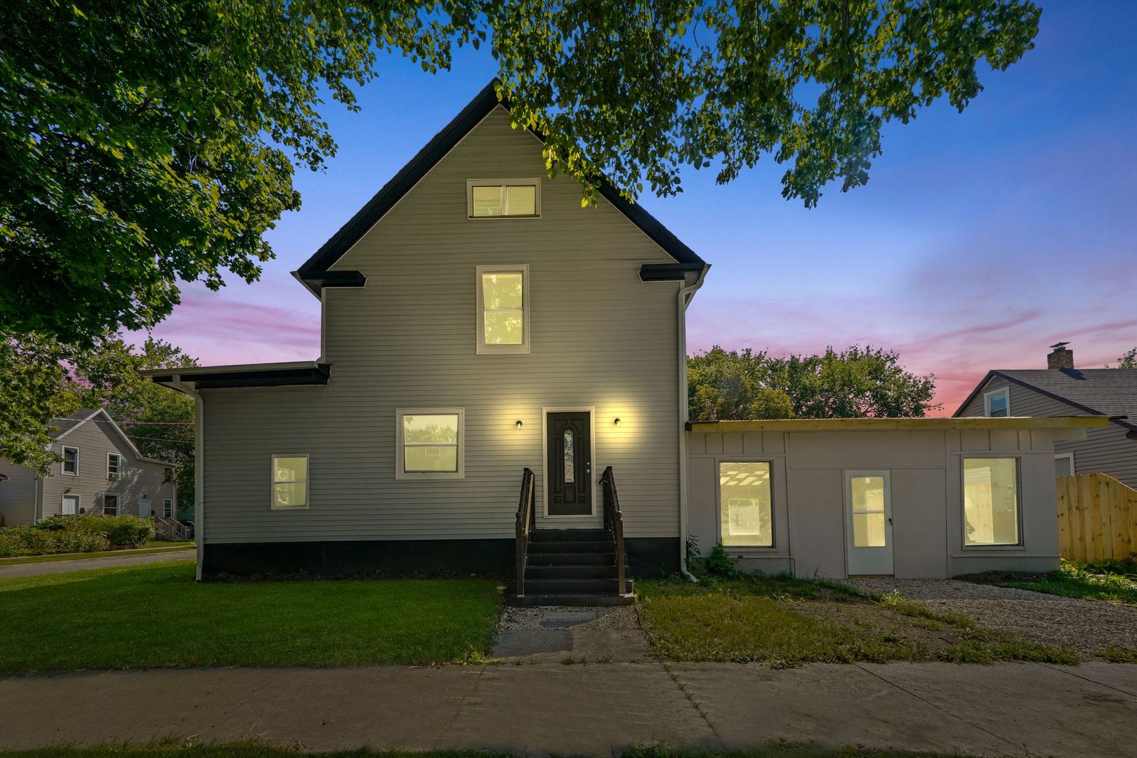 725 N Poplar Street