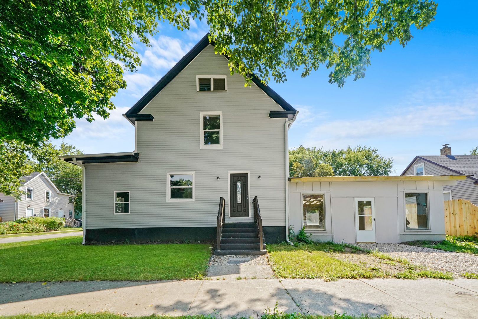 725 N Poplar Street