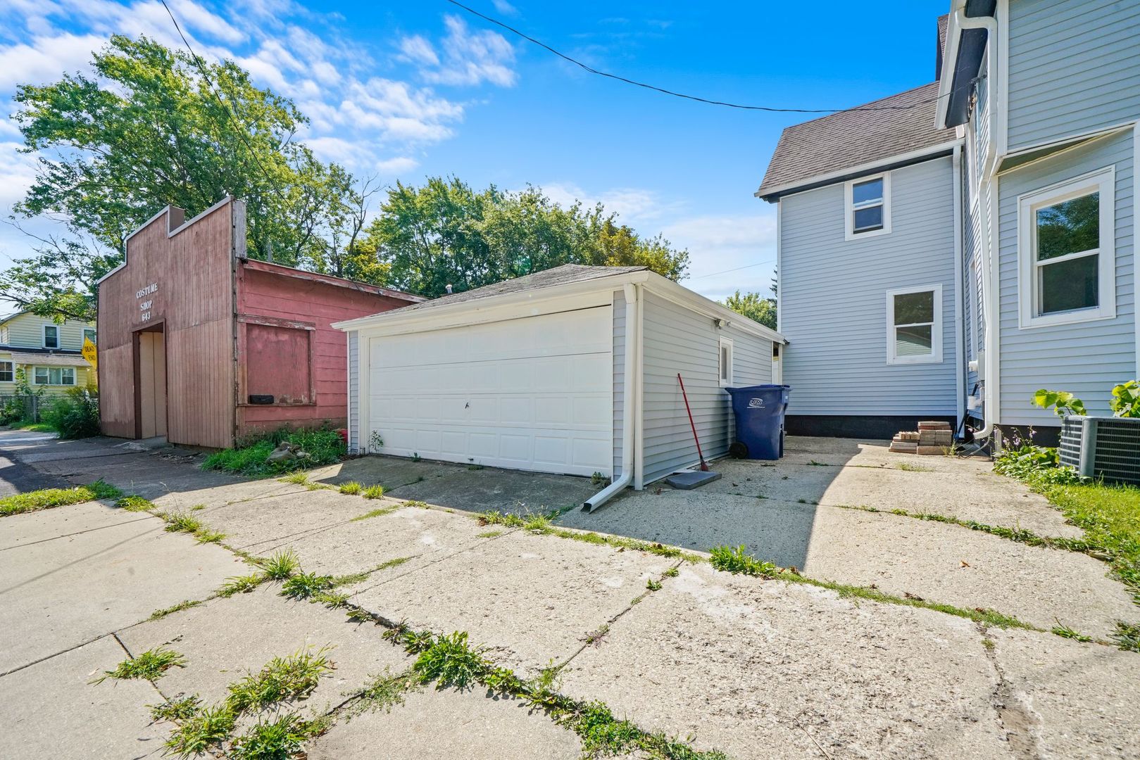 725 N Poplar Street