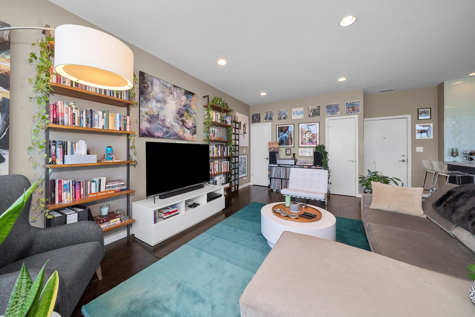 2800 W North Avenue Unit: 403