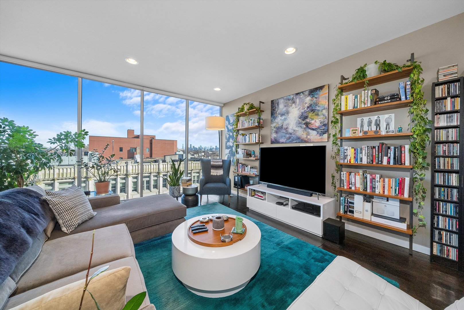 2800 W North Avenue Unit: 403