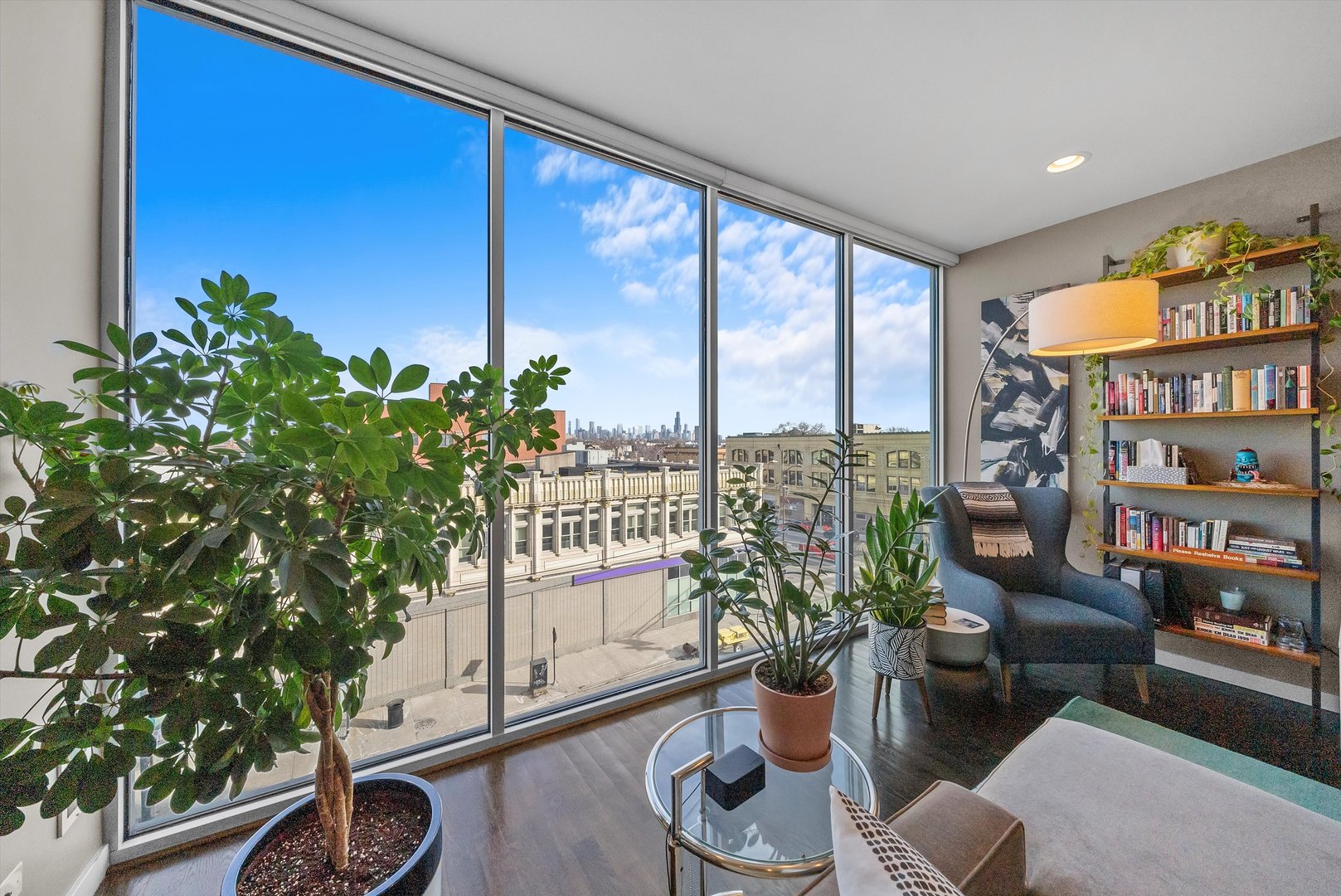 2800 W North Avenue Unit: 403