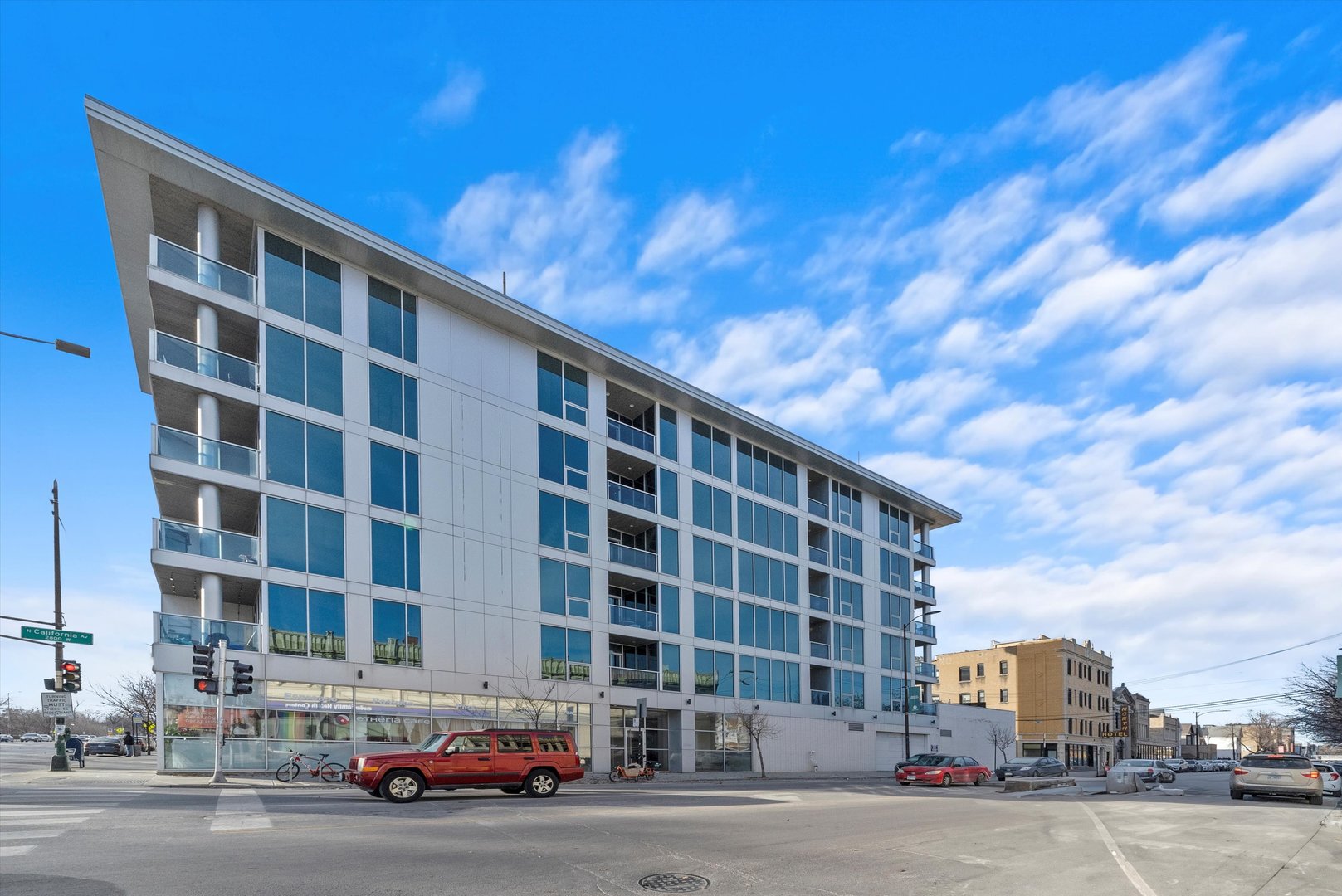 2800 W North Avenue Unit: 403