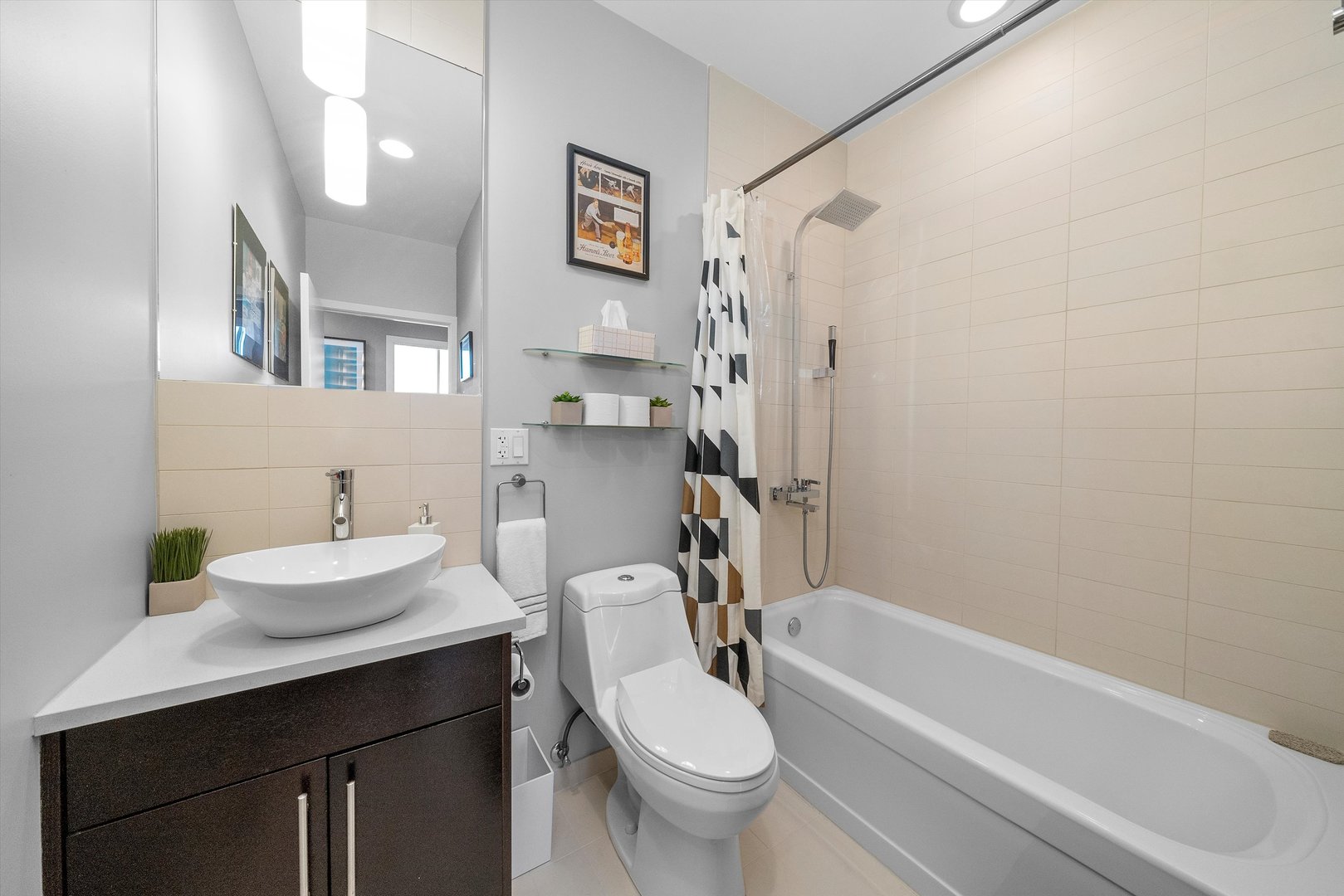 2800 W North Avenue Unit: 403