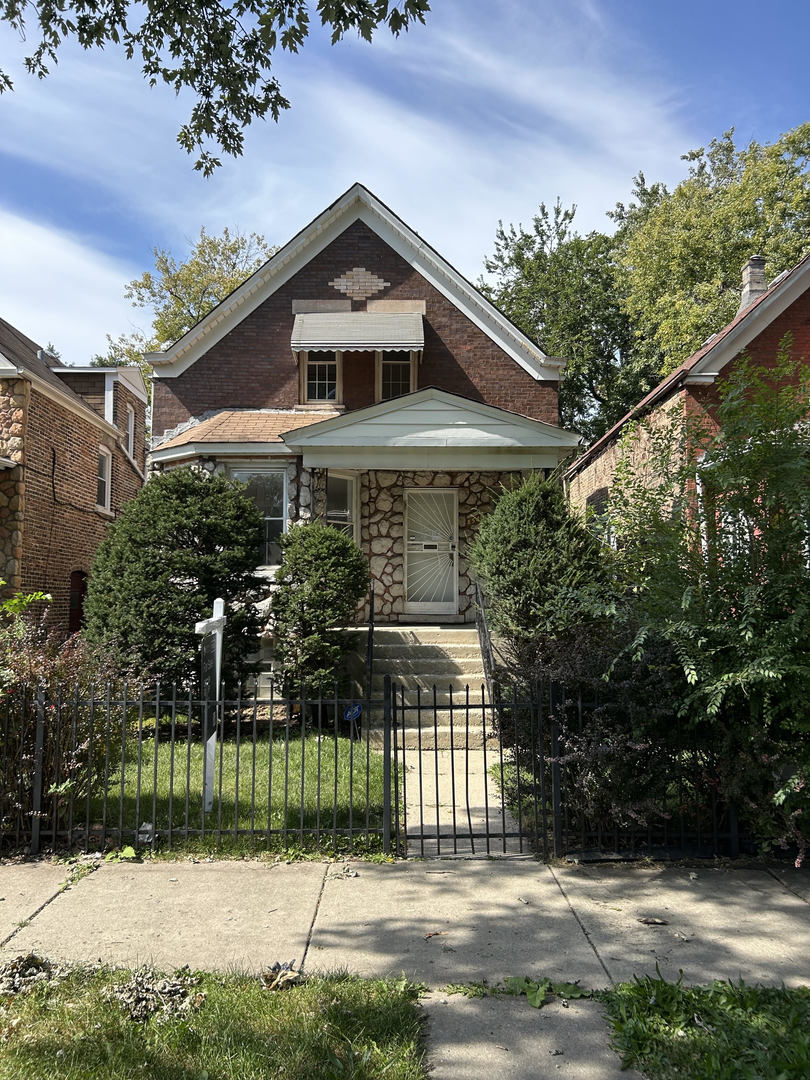 8548 S Aberdeen Street