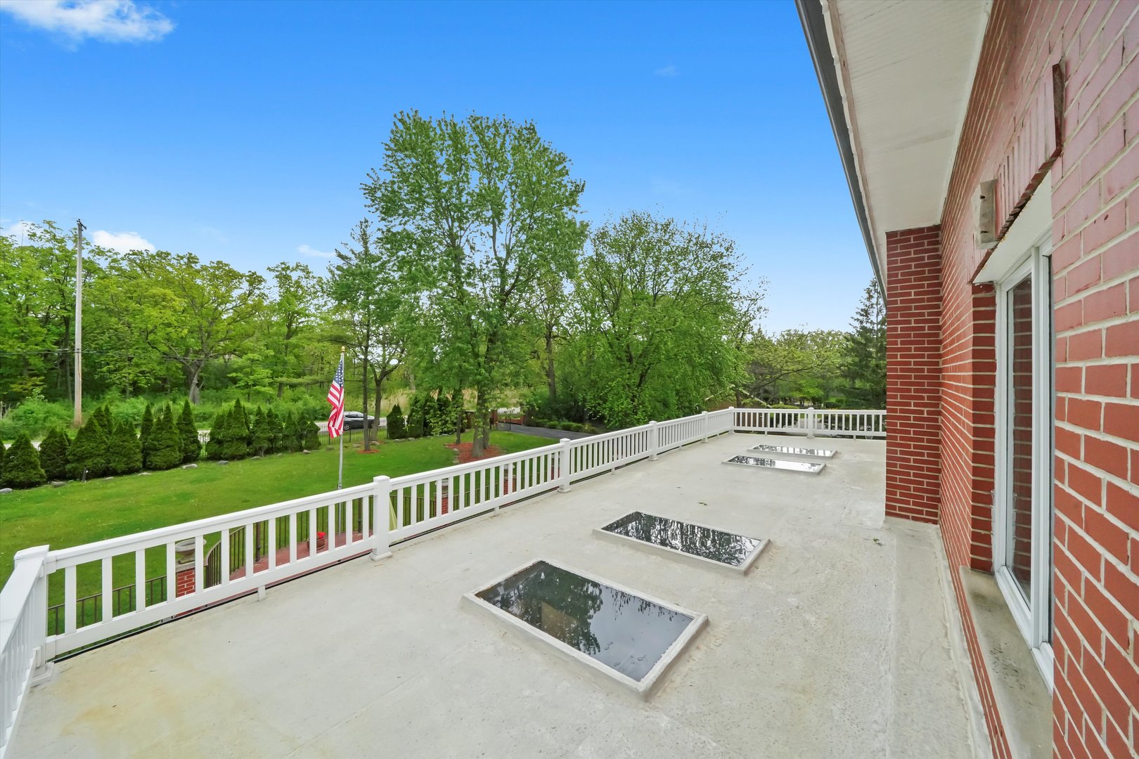 300 N BRADLEY Road
