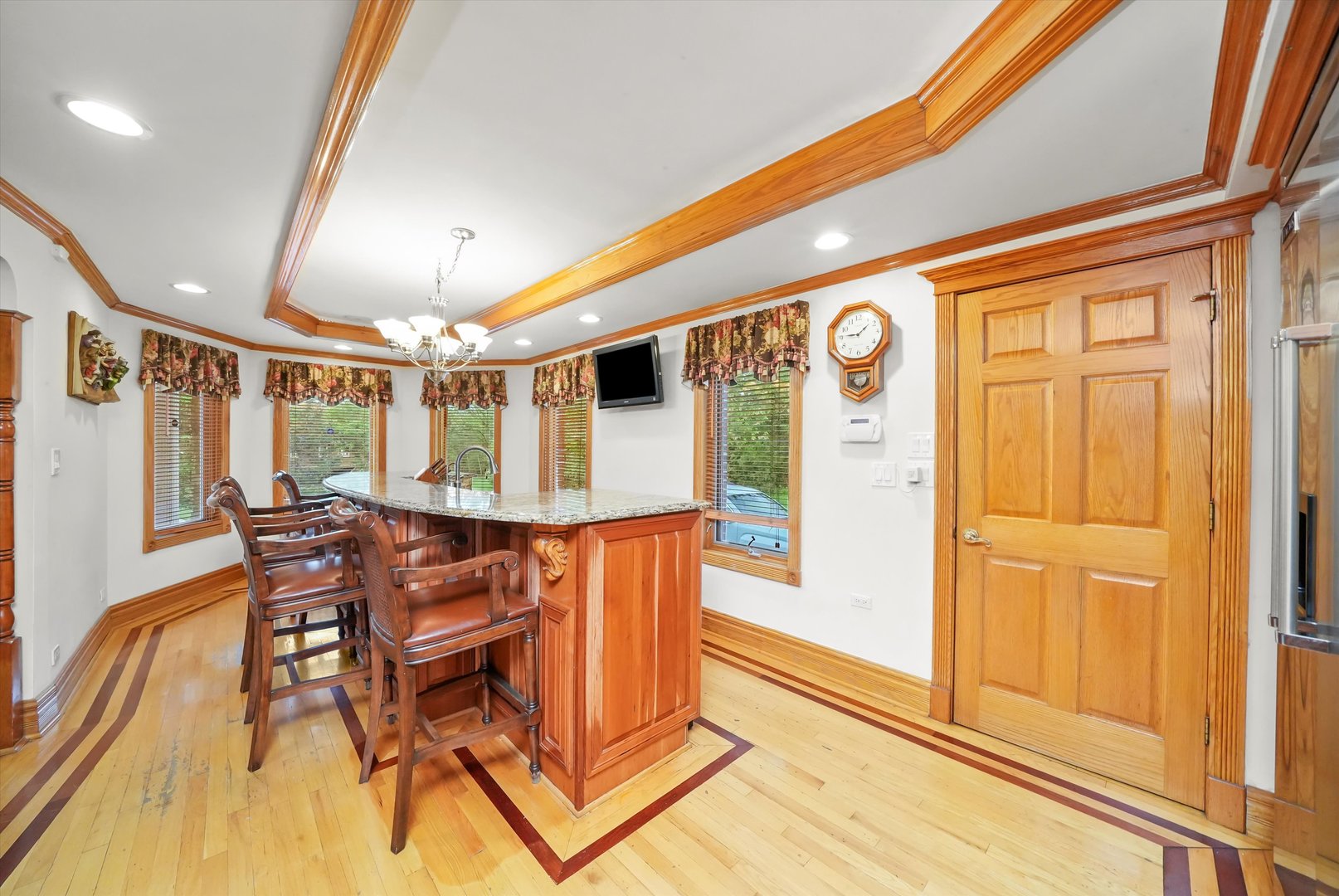 300 N BRADLEY Road