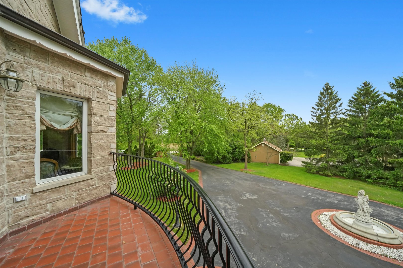 300 N BRADLEY Road