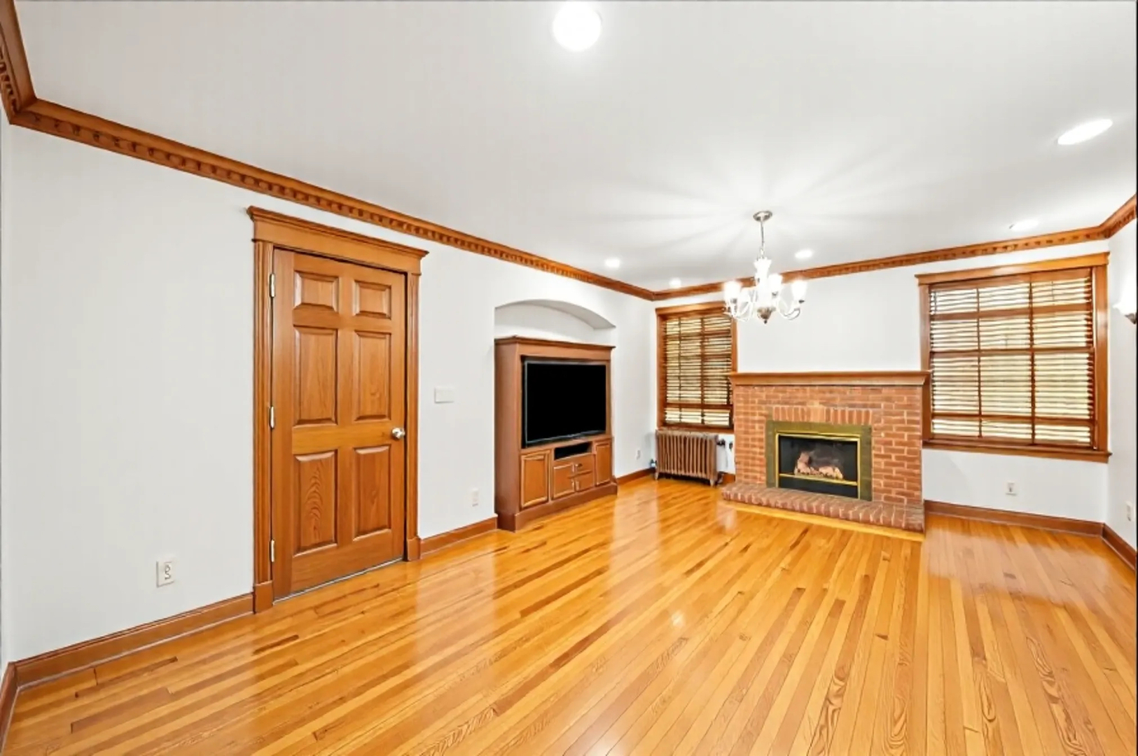 300 N BRADLEY Road