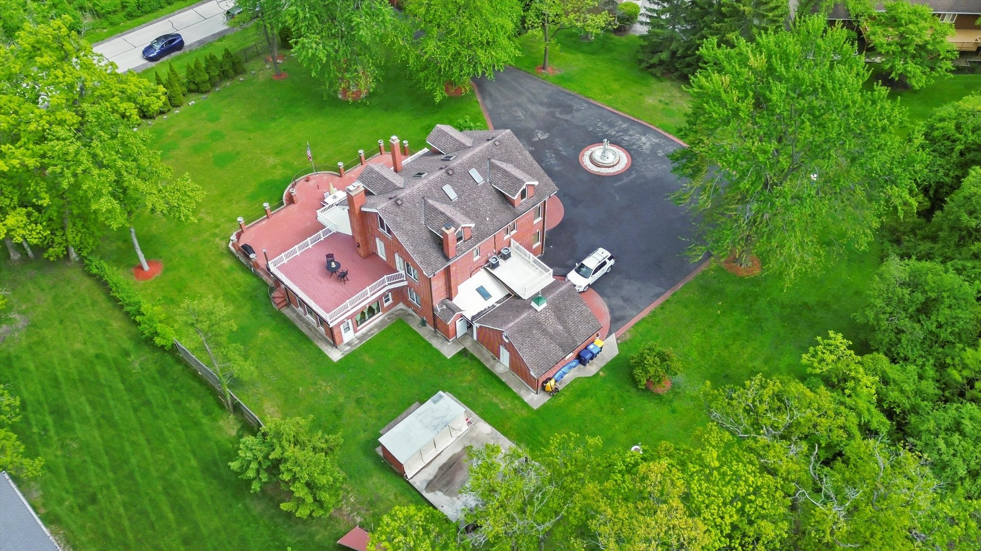 300 N BRADLEY Road