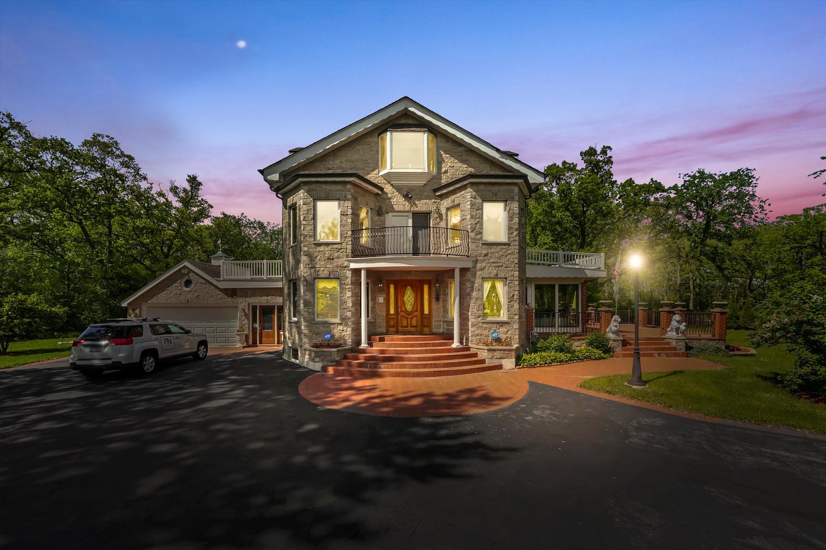 300 N BRADLEY Road