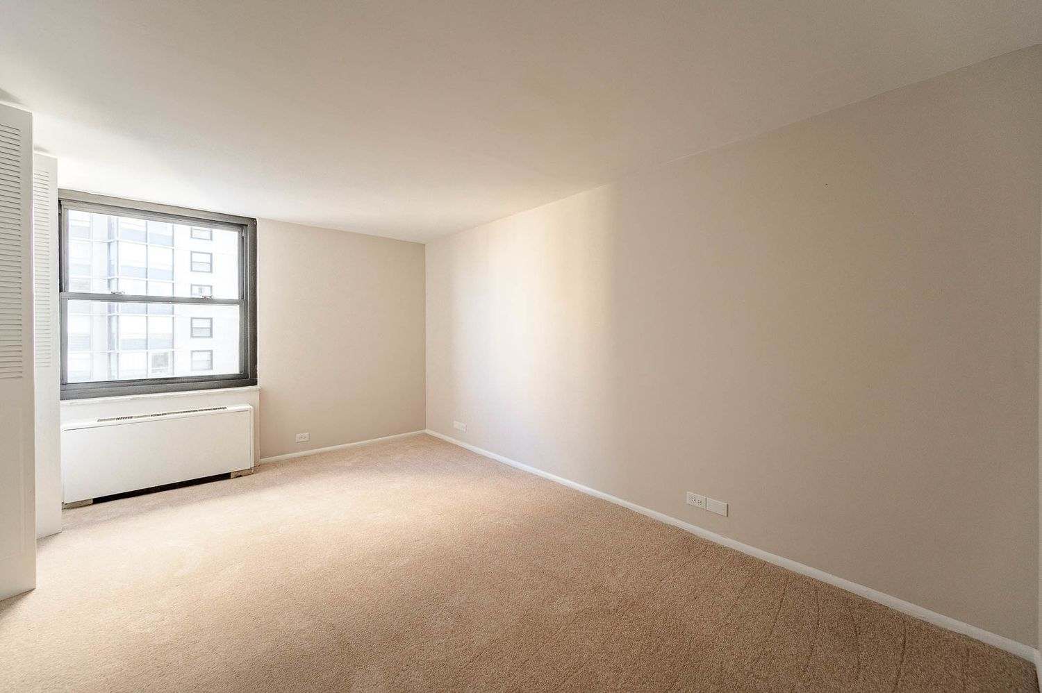 5701 N Sheridan Road Unit: 10R