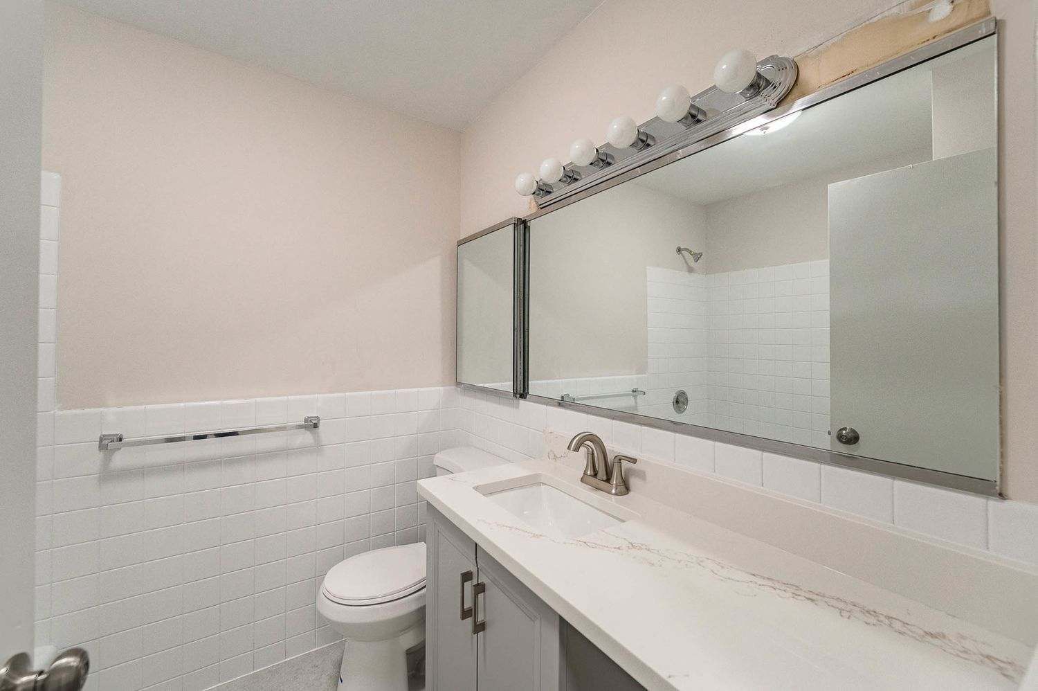 5701 N Sheridan Road Unit: 10R