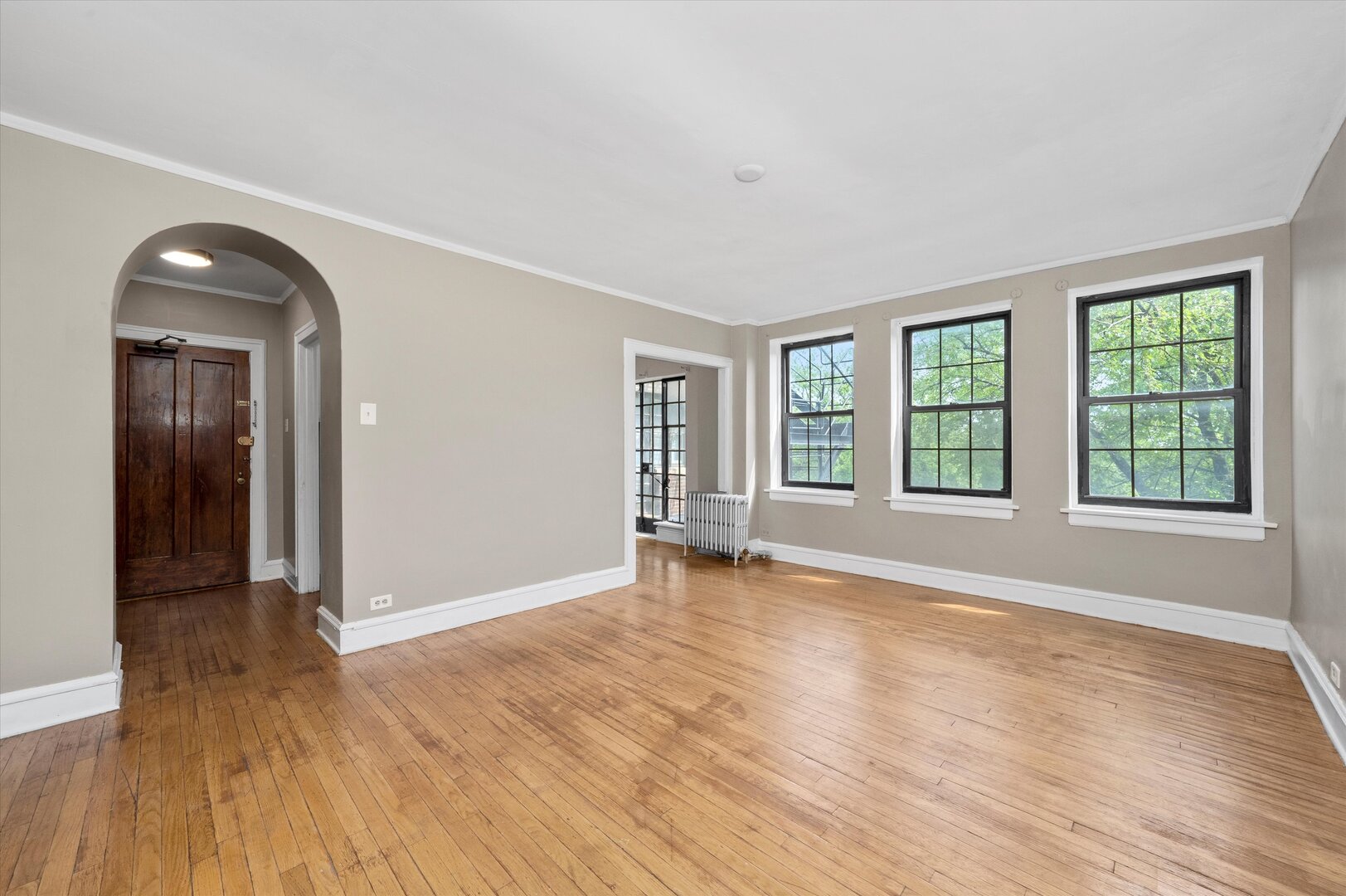 3017 E 78TH Street Unit: 4B